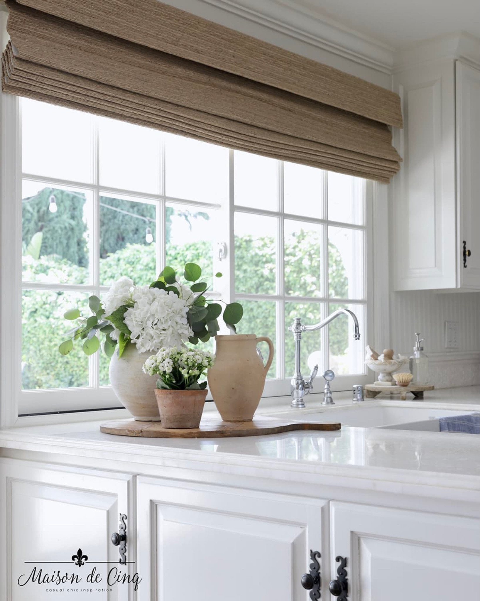 Can you believe these hydrangeas are FAUX??! They’re the best I’ve ever seen!!

#homedecor #springdecor #fauxflowers  #vase 

