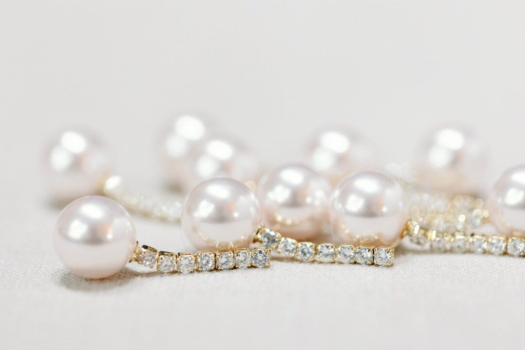 Small Swingy Pearl and Diamond Drops - Etsy | Etsy (US)