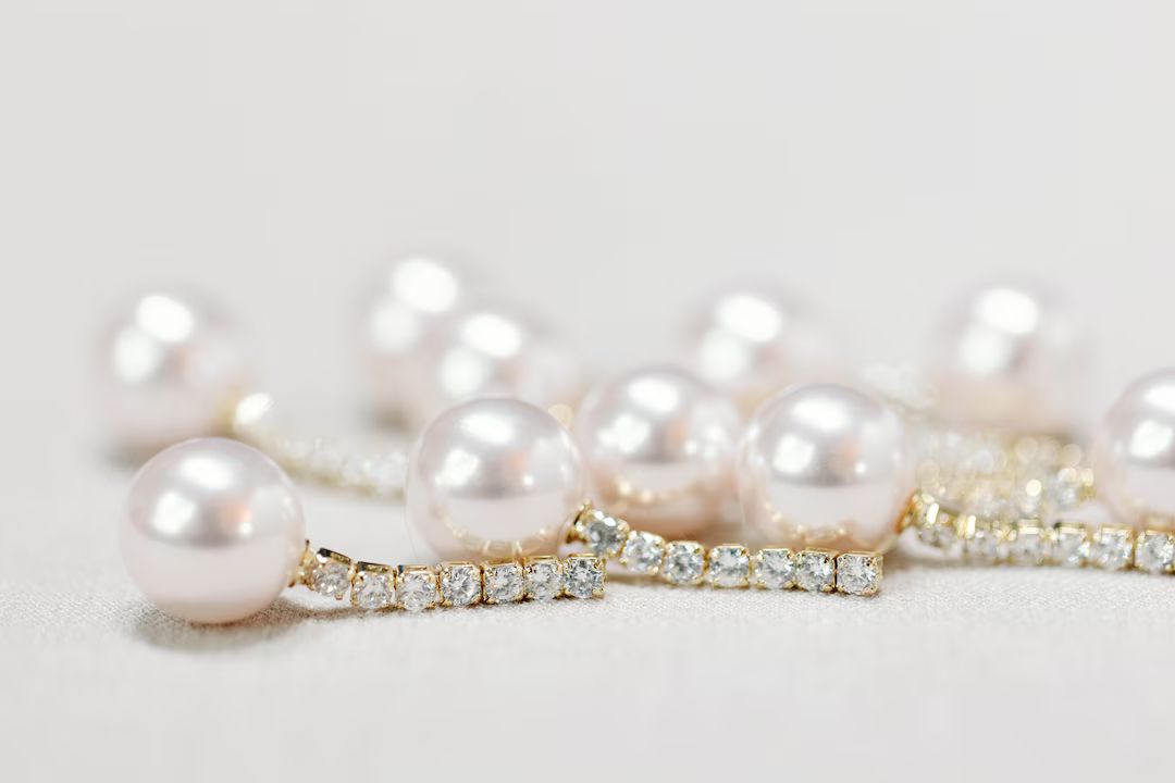 Small Swingy Pearl and Diamond Drops - Etsy | Etsy (US)