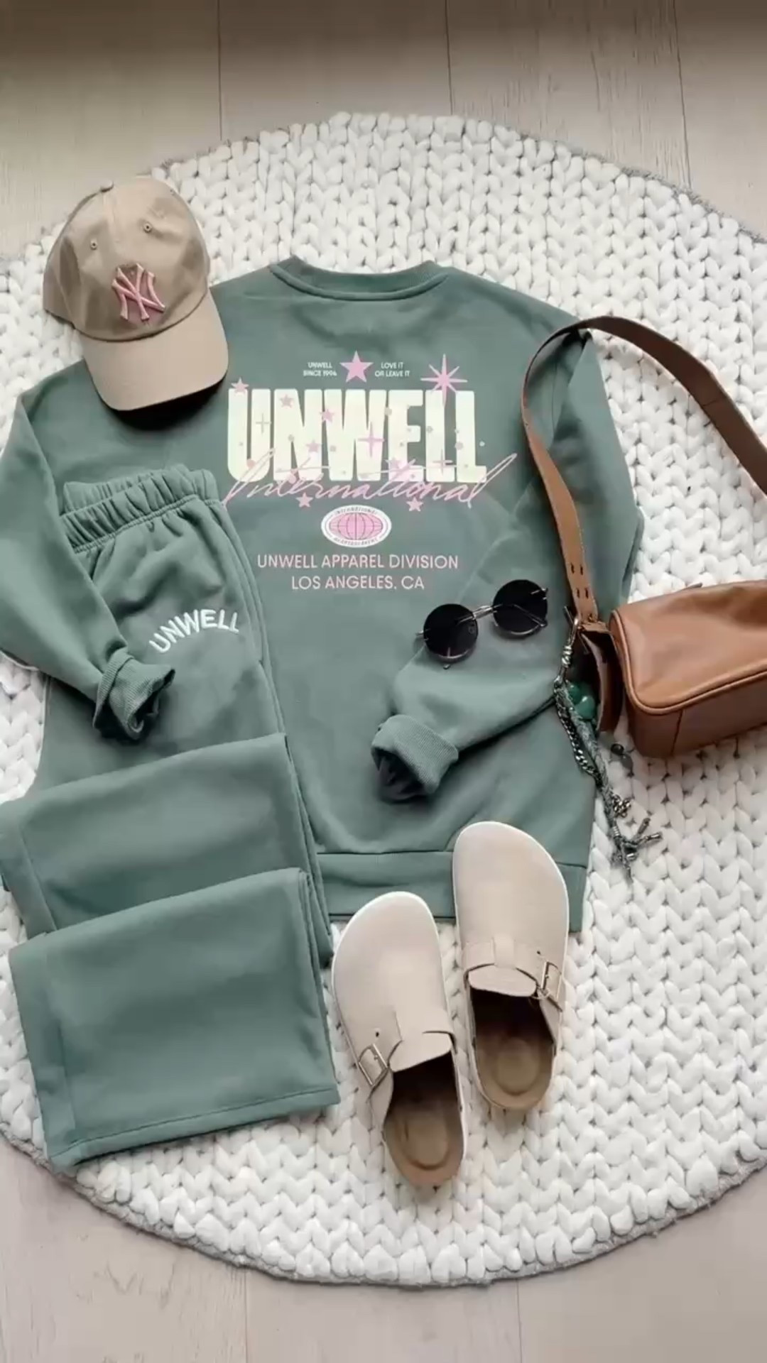 🤍 Target Set that’s quickly selling out bc it’s THAT good! 🙌🏼🎉✨ 

#LTKmomlife #LTKgrwm #LTKdayinmylife