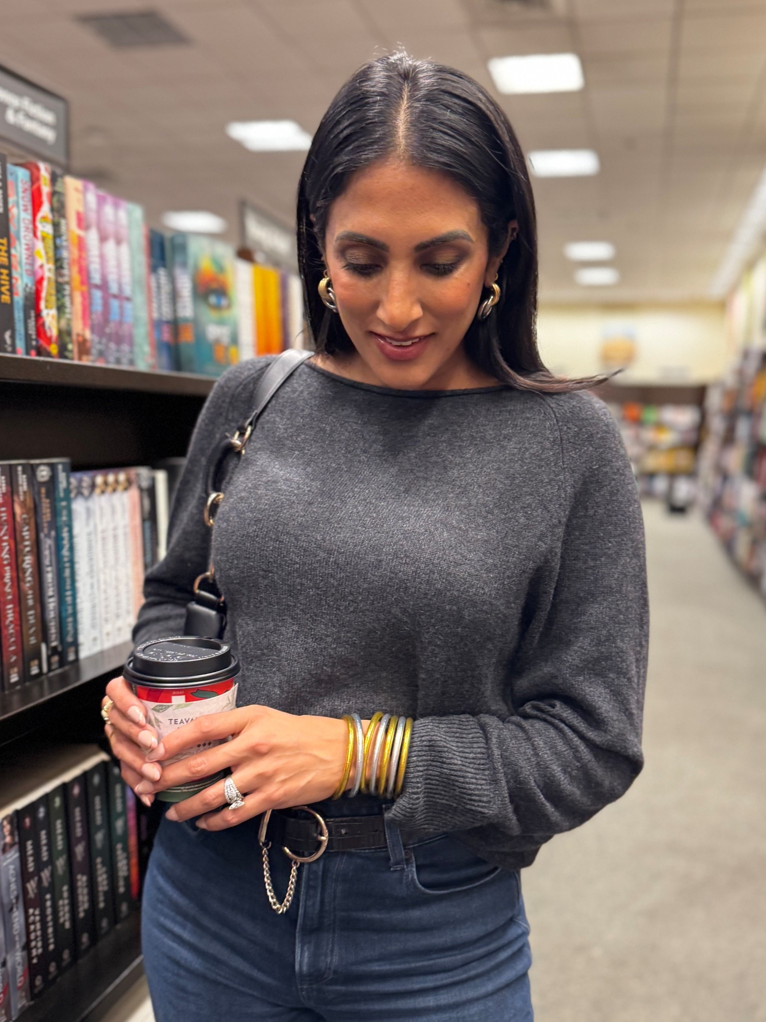 Luxurious and affordable cashmere that you can only find at Quince! Use code INFG-25CHICKSANDSALSABLOG10 and save $$

#LTKSaleAlert #LTKootd #LTKOver40