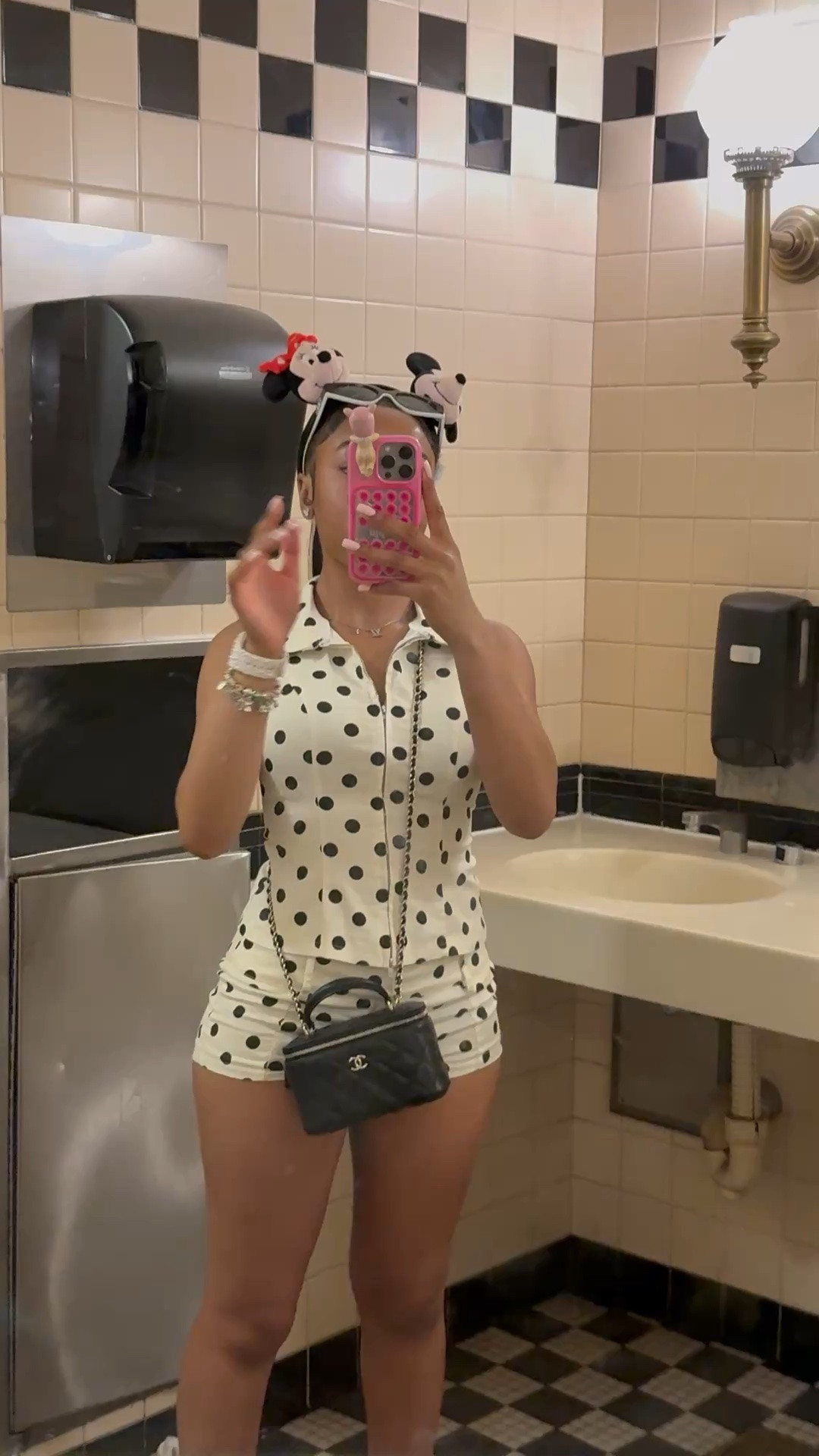 polka dot disney park outfit🐭✨
#ootd #disney #disneyoutfit #niylanicole

#LTKootd #LTKdayinmylife