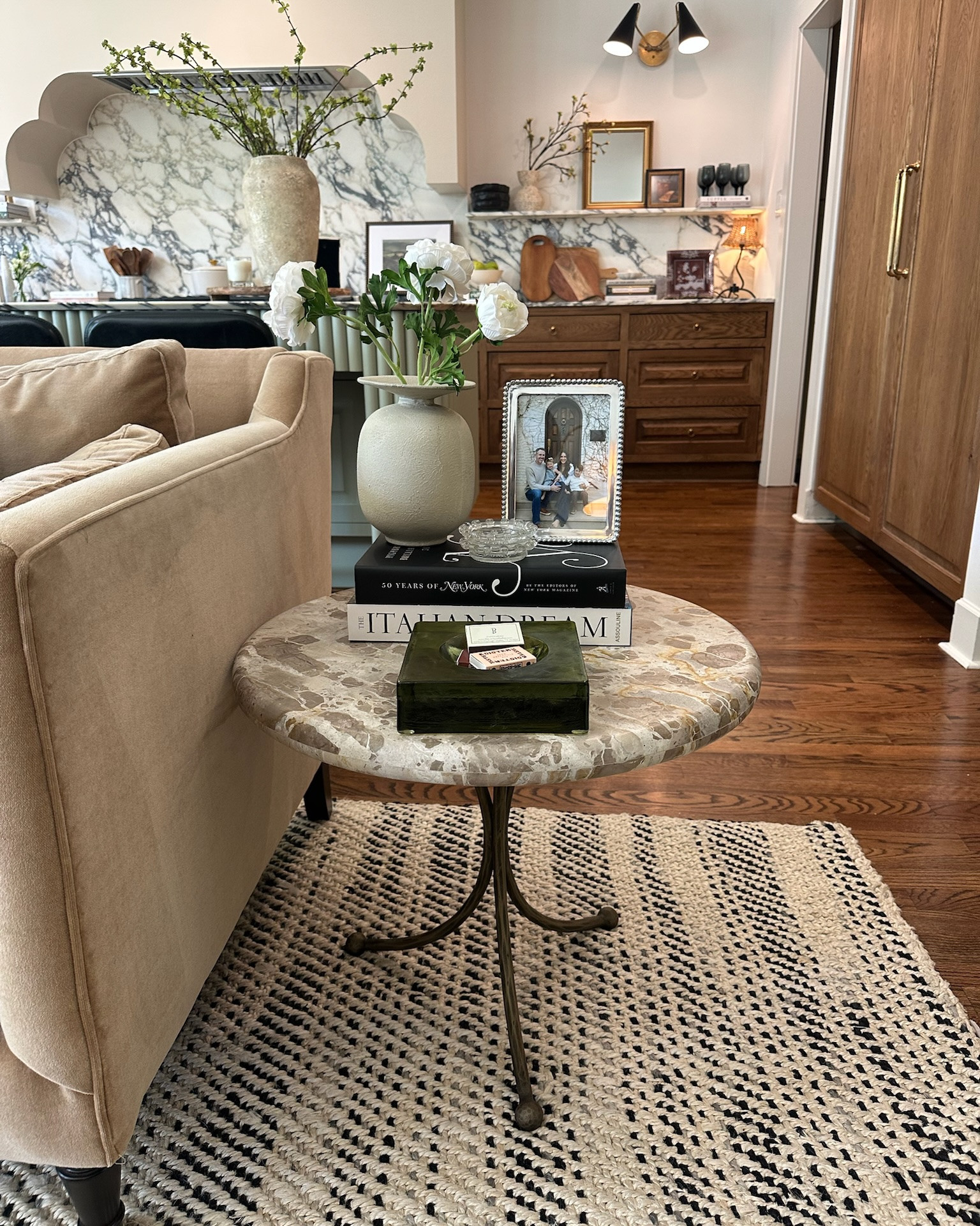 New end table & decor 👀 do we like it here?

#LTKHome #LTKSaleAlert