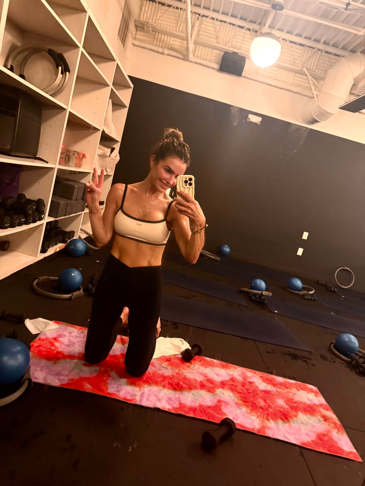 home finally & back at it #nevermisdamonday w @shinehotpilates 

run don’t walk bc my fav set is fully restocked on their website linked below & also now comes in some gorg new color-ways too🖤🤍

runs tts i wear a small top & x-small bottoms 

+ use code: SSS for a free class at @shinehotpilates 

#LTKActive #LTKBeauty #LTKFindsUnder100