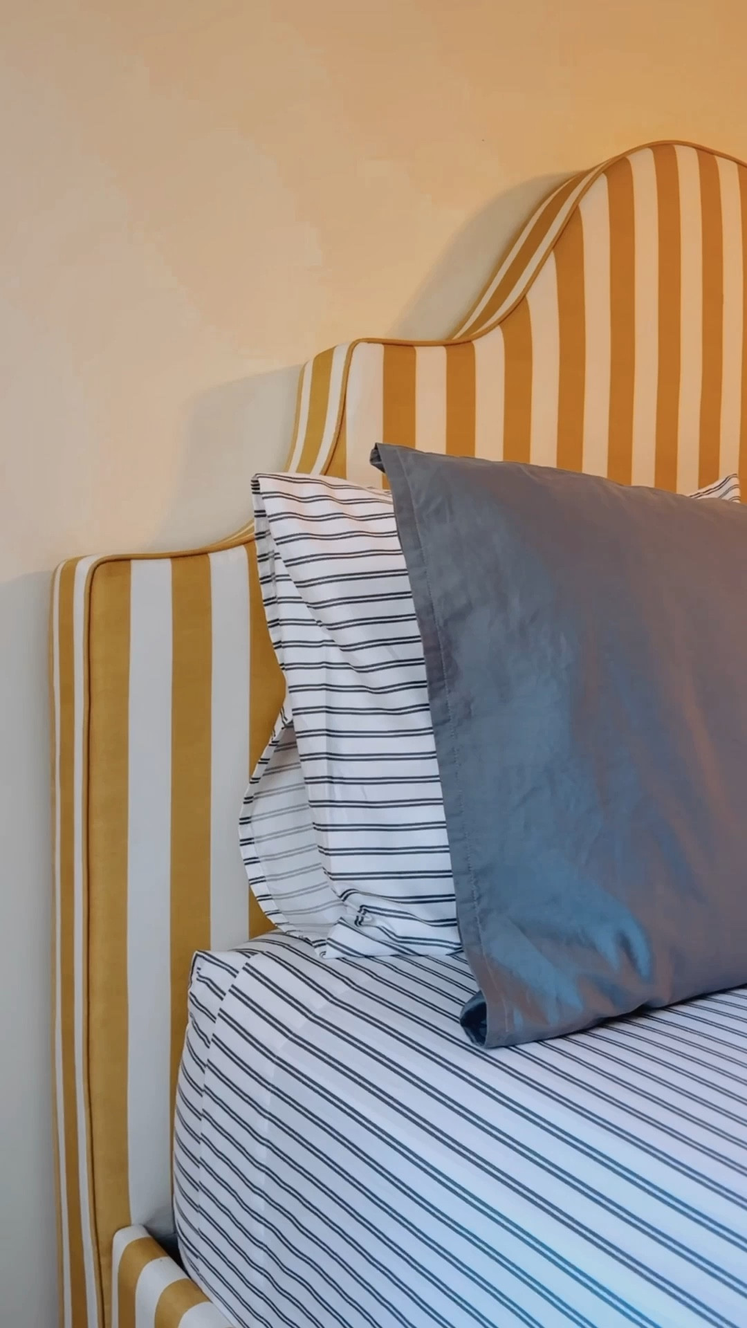 New sheets that have inspired so much for our guest bedroom! @brooklinen is doing 25% off sitewide and up to 40% off bundles! Don’t forget you can mix and match your sheet sets for pops of prints here and there, too. #BrooklinenPartner 