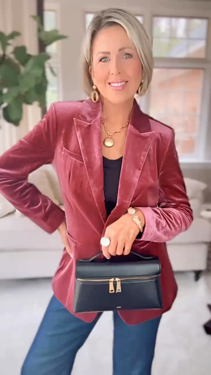 This velvet blazer from Walmart is such a standout piece. The fabric feels luxe and the fit is so flattering, making it perfect for holiday outfits or a dressed up moment anytime. It’s one of those pieces that instantly elevates whatever you pair it with. 

 #WalmartFinds #HolidayStyle #VelvetBlazer #WardrobeFavorites #ChicOutfits 

#LTKGiftGuide #LTKHoliday #LTKFindsUnder50