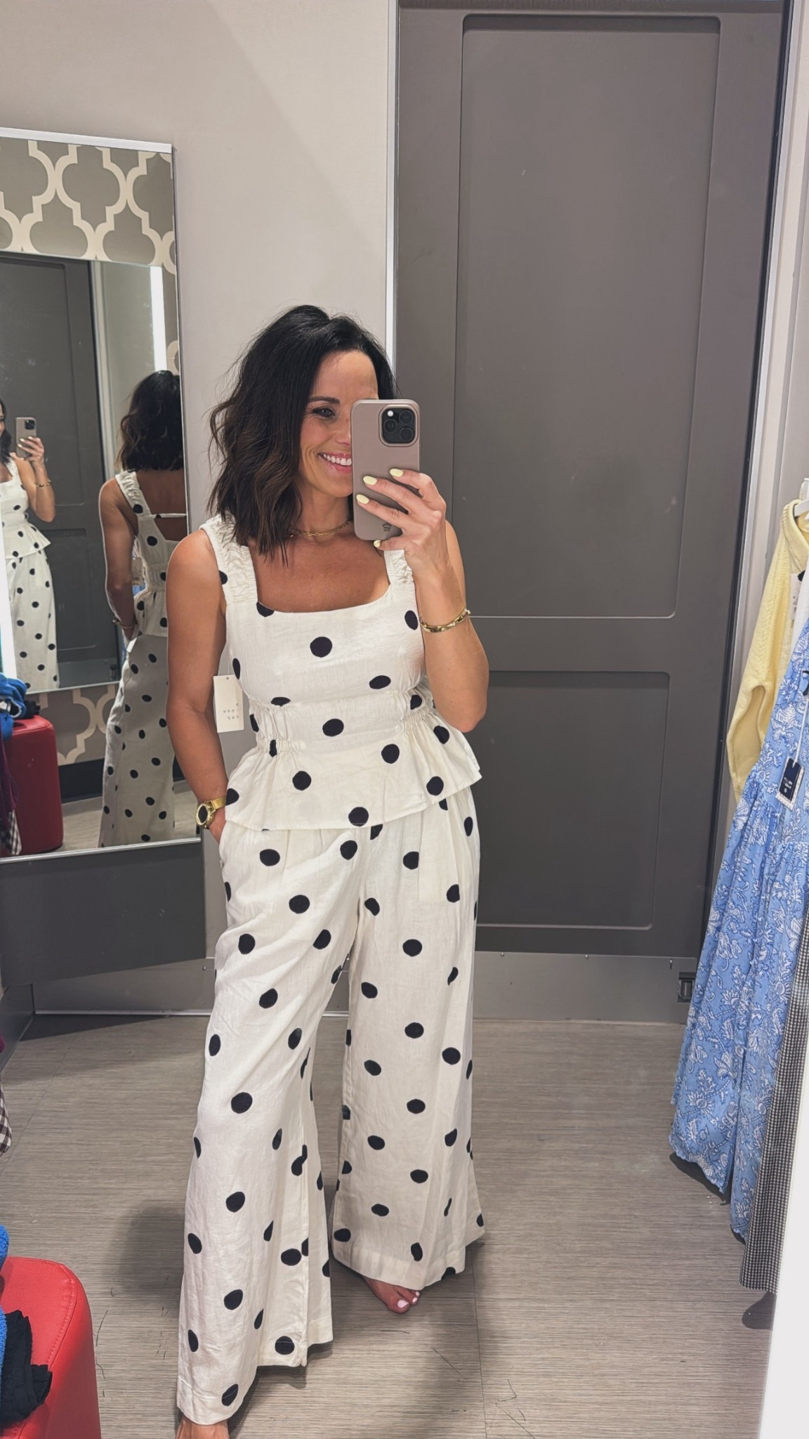 y’all these polka dots are TOO cute 🤍
the most flattering matching set!
#polkadotset #matchingset #widelegpants #summeroutfit #affordablefashion #ltkstyle #ltkfinds
