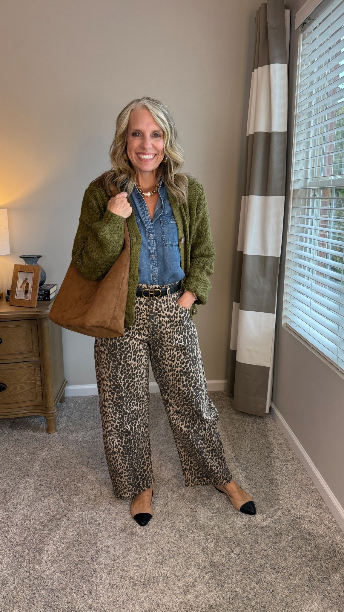 Cute fall look. Great for everyday, teachers, casual office. Use LISA15 for 15% off the jeans this week 

#LTKOver40 #LTKStyleTip #LTKFindsUnder100