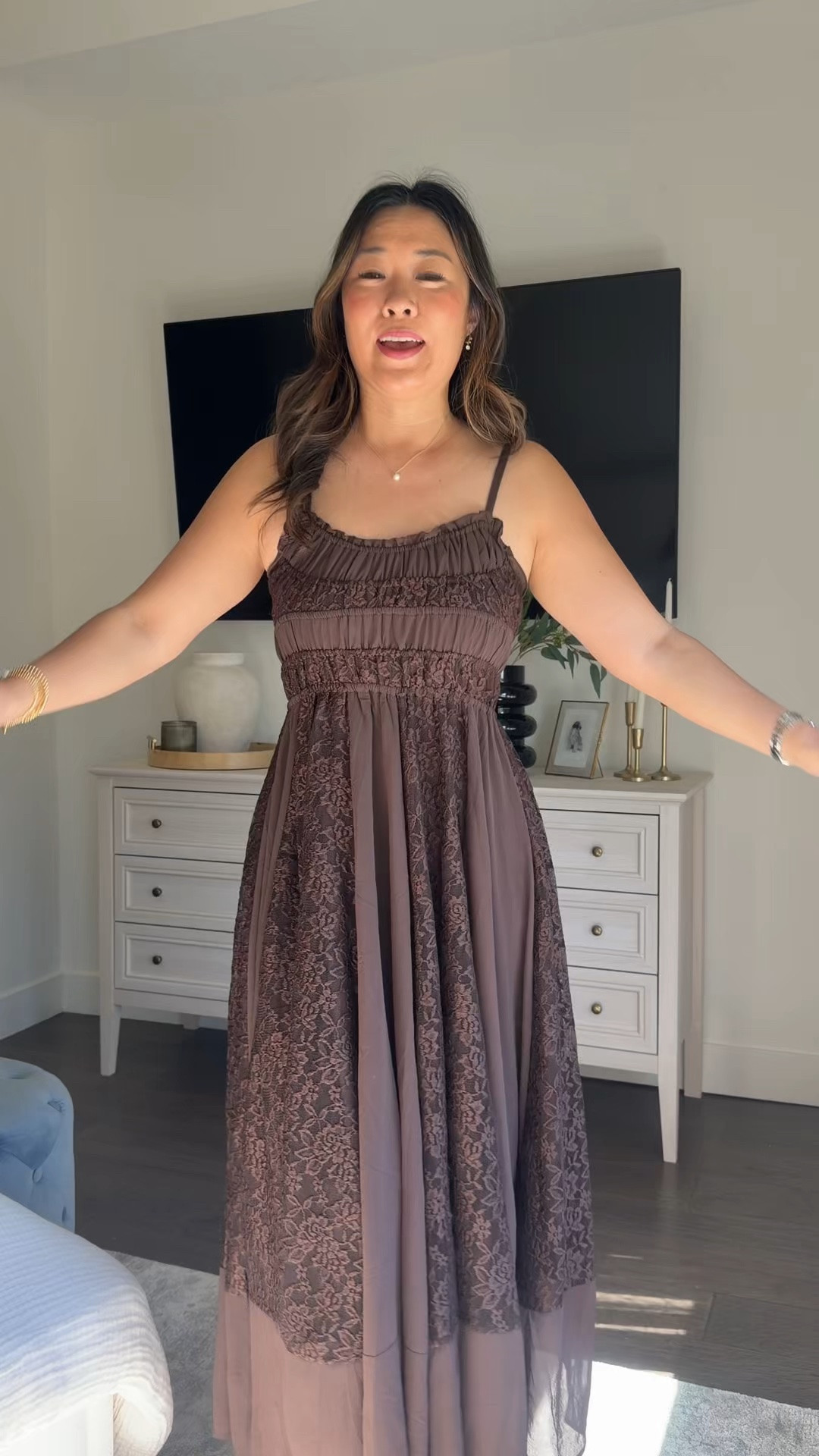 Amazon fall fashion // lace dress // look for less

Wearing a small