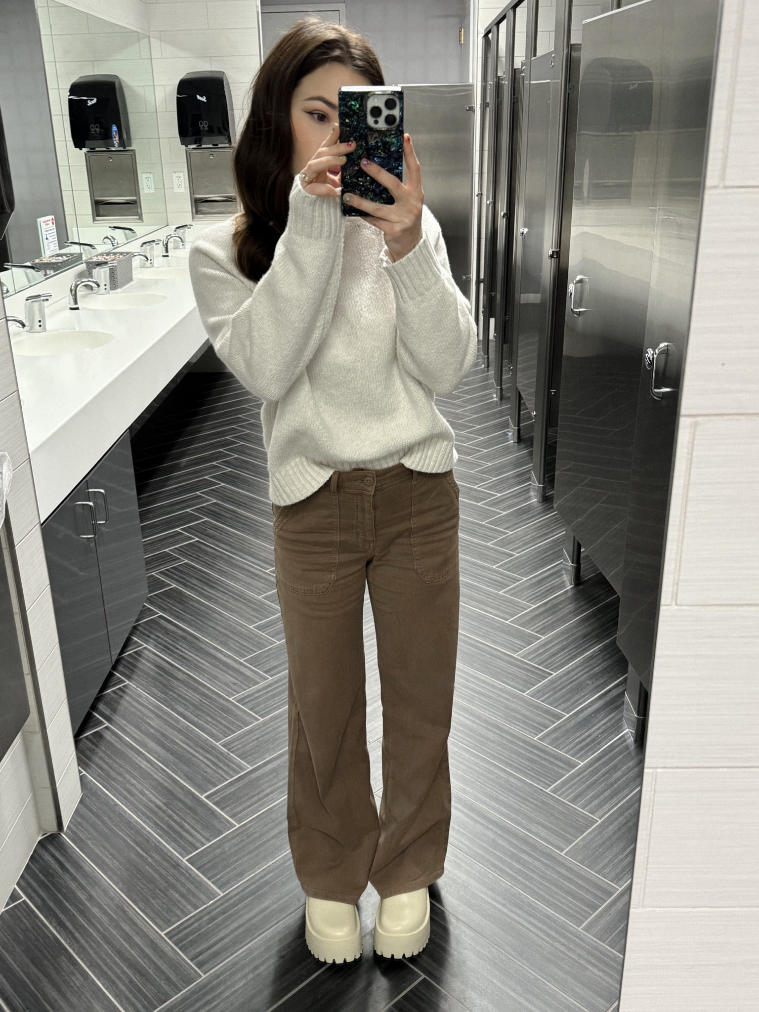 easily one of the coziest office fits! these are the most comfortable high rise, wide leg jeans i’ve found and they’re currently on sale and come in multiple colors! for reference, i’m wearing a small in the sweater, 0s in the jeans and size 7 in the clogs! everything under $50 and perfect for the holiday season!

#LTKsalealert #LTKworkwear #LTKfindsunder50