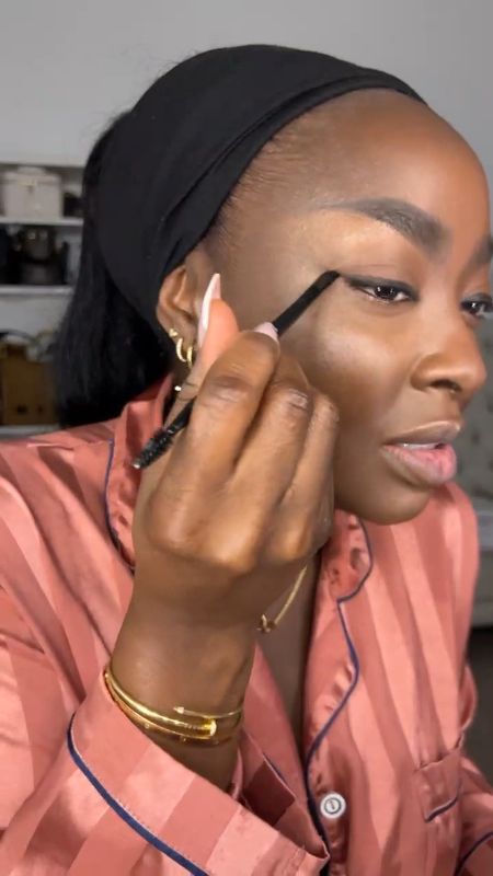 Let’s do this eyeliner really quick. It ended up being a wing when I was just tryna smudge it out 🤪

#LTKfindsunder50 #LTKVideo #LTKbeauty