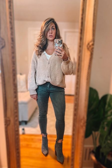 Oh so comfy and simple for busy fall days 🍂27 in jeans, XS in tee, small cardigan. 

#LTKFall #falloutfits #fallinspo #fallstyle

#LTKSeasonal #LTKstyletip