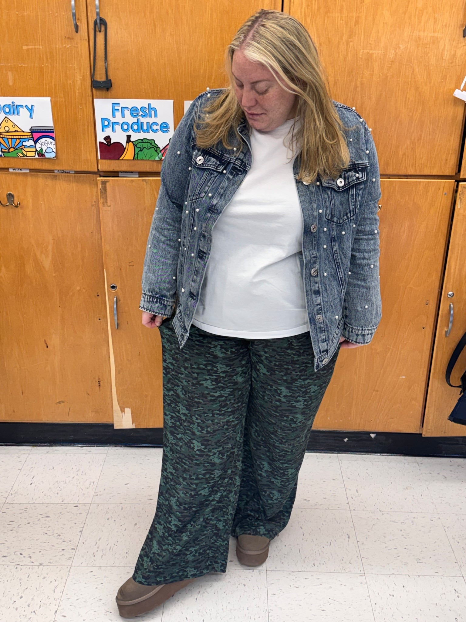 HAPPY TUESDAY EVERYONE!🌸💕🩷💐🤍🛍️🥳

Loving these camo pants, basic white tank + pearl denim jacket all from the amazing @ullapopkenusa! These pants are so fun because you can dress them up or down! Could totally see this as your weekend uniform, or dressing them up for work!

i’m always getting complimented on this gorgeous denim jacket as well!

#Ullapoplen also has some of my favorite basic solid colored tops. 

Like what you see? Use code ⭐️ PHATULLA ⭐️ @ checkout to save 35% off your order!! 

#plussizefashion 
#plussizemom 
#plussizeteacher

#LTKPlusSize #LTKMidsize #LTKmomlife