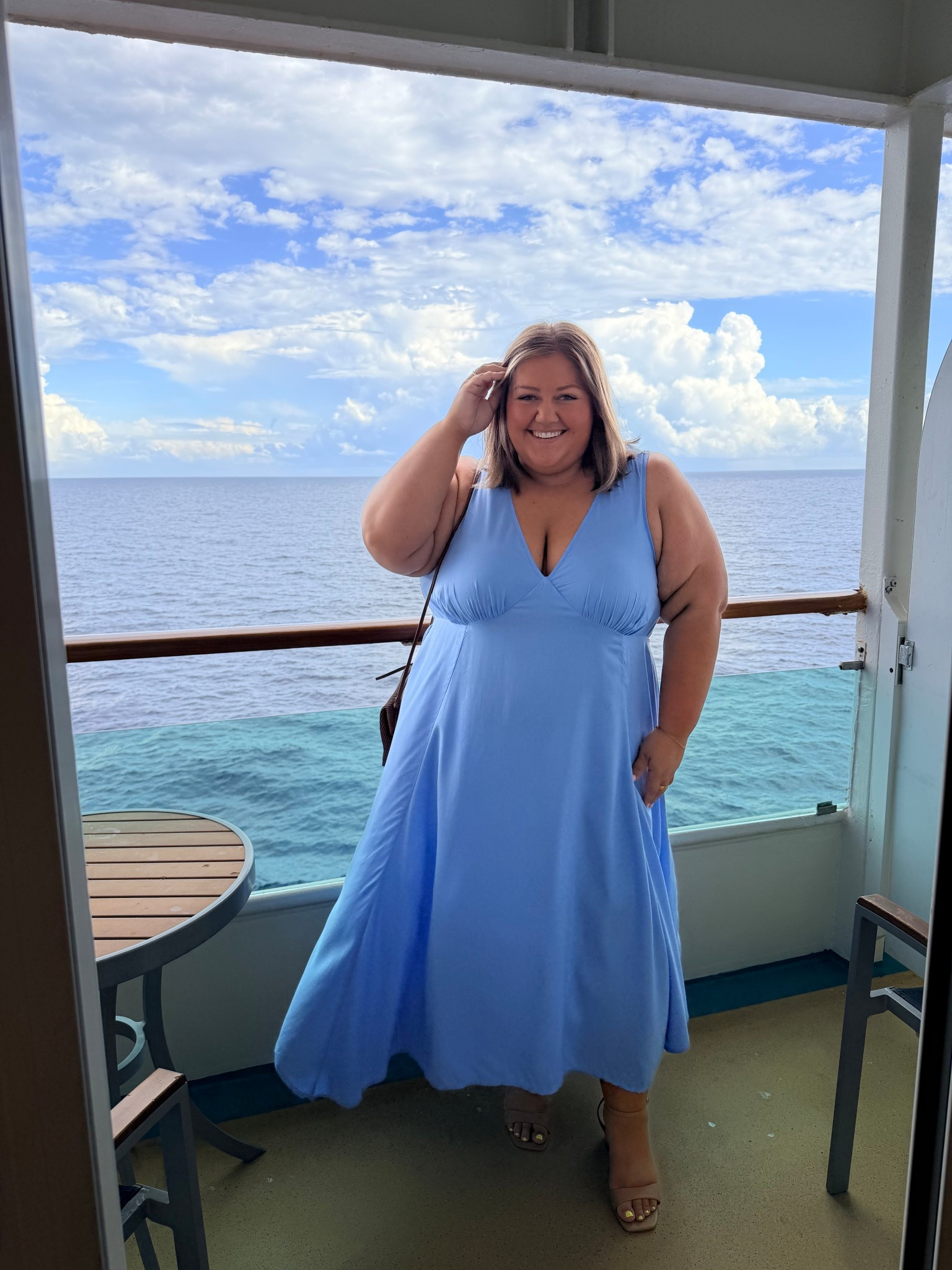 helloooo summer! plus size dress from Old Navy as a size 3X🩵 

#LTKTravel #LTKootd #LTKPlusSize