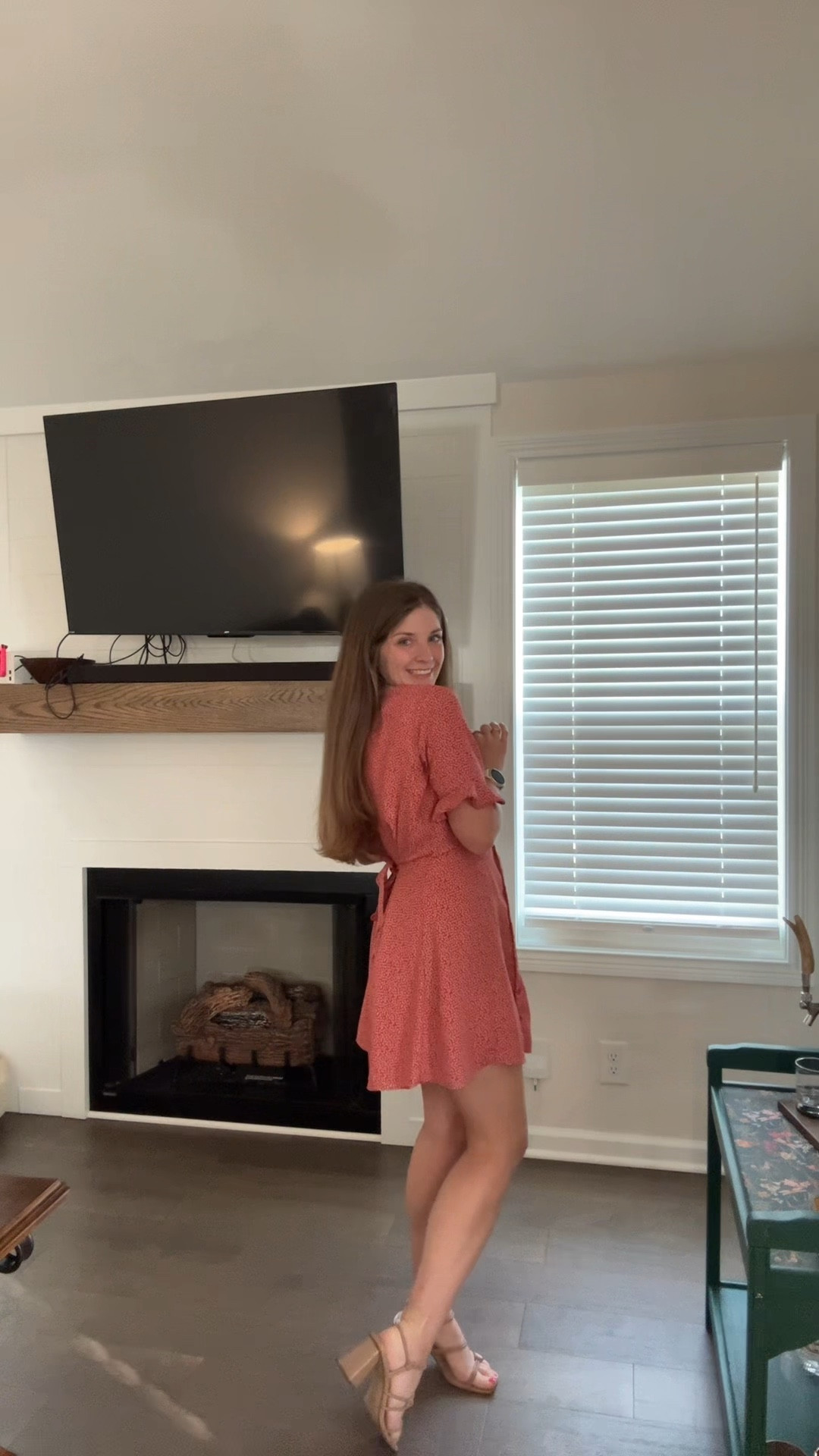 FALL TRANSITION DRESS - found the same dress in a different color

dress: xs

#LTKSeasonal #LTKFindsUnder100 #LTKFallSale