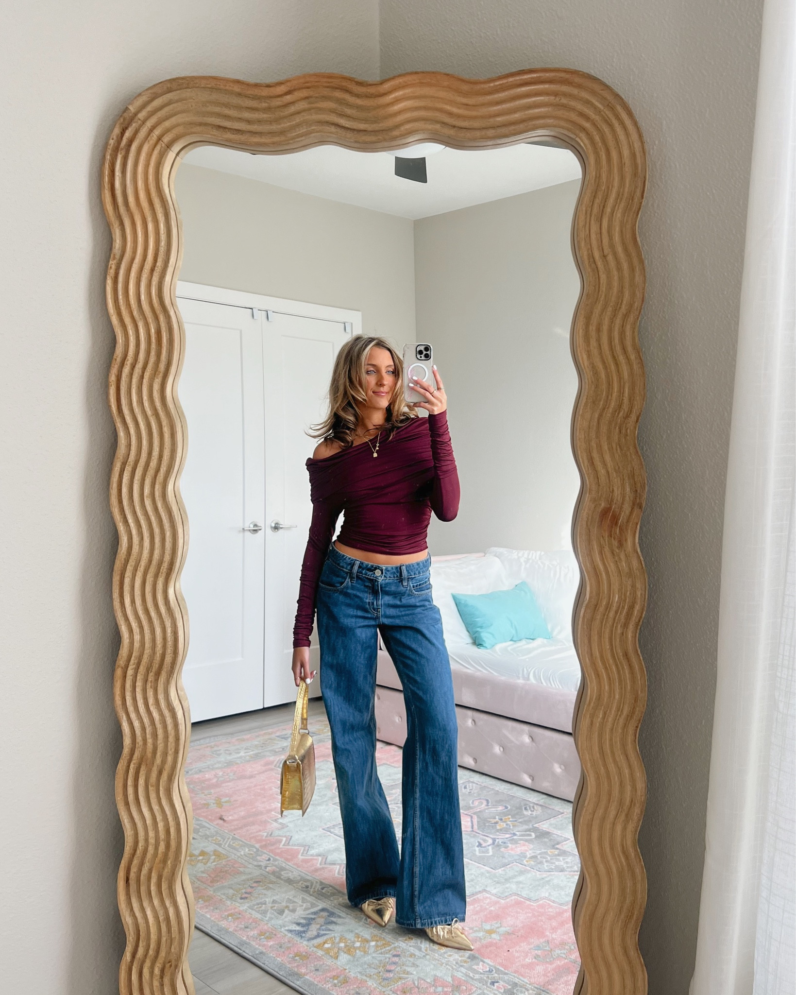 winter going out outfit / winter date night outfit 💗 the perfect top (under $20) + low rise jeans for dinner and drinks 