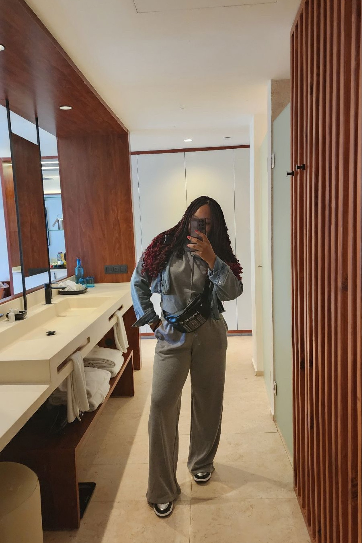 Travel Outfit ✈️

This Target fit was so comfortable on the plane.

Target Top: M
Target Bottom:L
Nike Shoes: 9
Amazon Jean Jacket: L

#LTKstyletip #LTKtravel #LTKmidsize