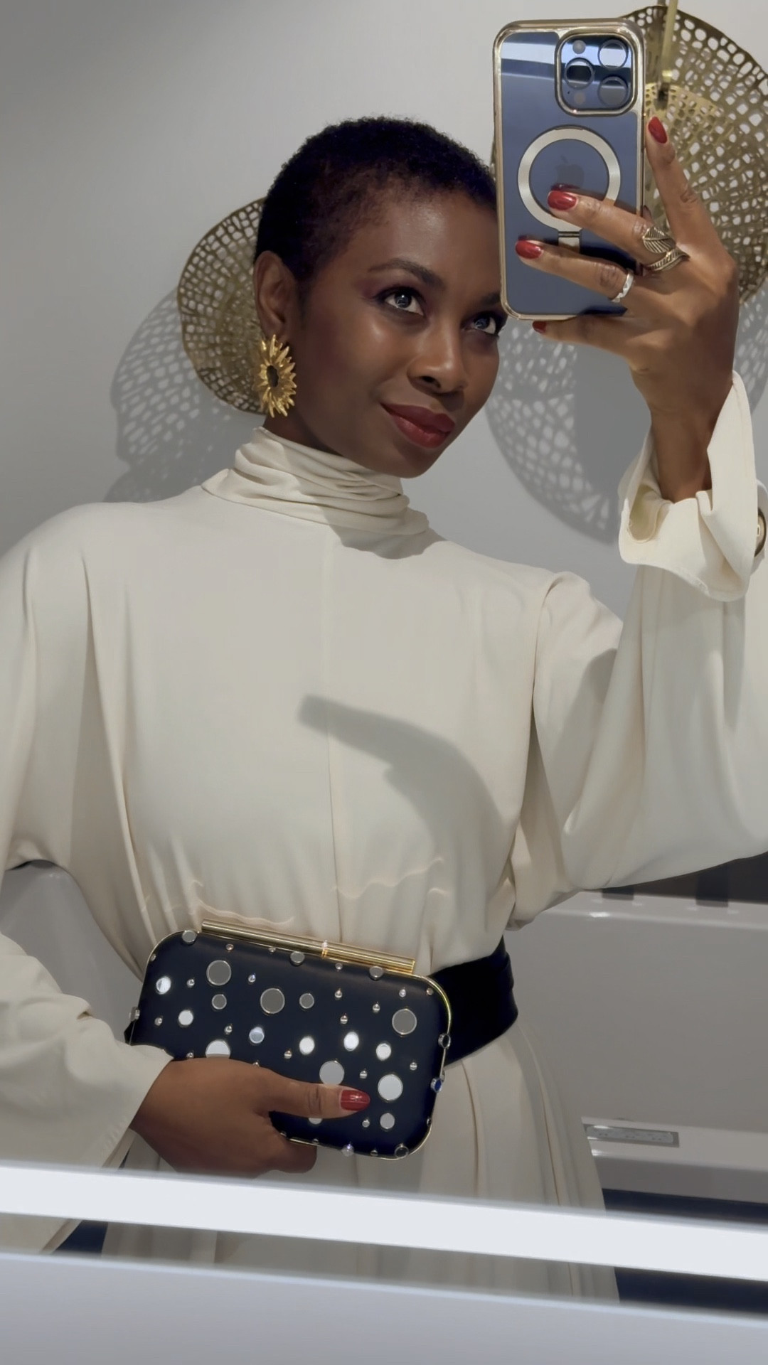 Sale alert ‼️ Clutch purse 50% discount on H&M. Linked 👇🏾 

Don’t forget to follow for more unique finds and wishing you a most joyful New Year ✨✨✨


#LTKeurope #LTKWinterSale #LTKsale