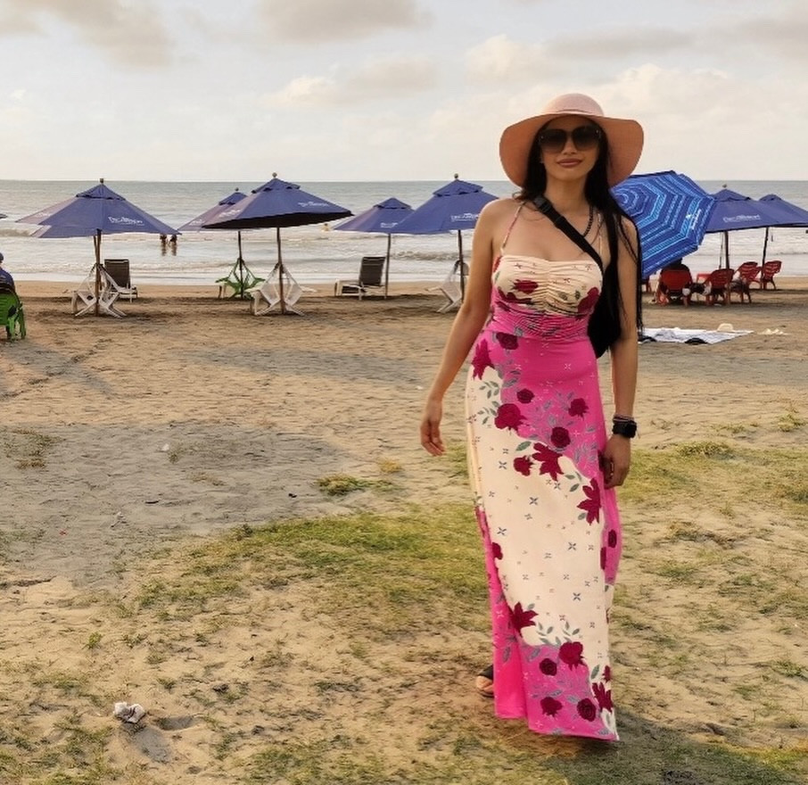 Slow mornings by the sea, wandering the walled city in the heat, and chasing golden hour from the ramparts with the Caribbean breeze wrapping around me.

Wearing one of my favorite Agua Bendita pieces — feminine, romantic, and made for destinations like this — paired with my Eric Javits hat that somehow makes every walk feel cinematic.

Cartagena feels like color, history, music drifting through the streets, and sunsets that make you pause mid-sentence. I didn’t come here to rush. I came to feel everything.

Linked my look on LTK 🤍