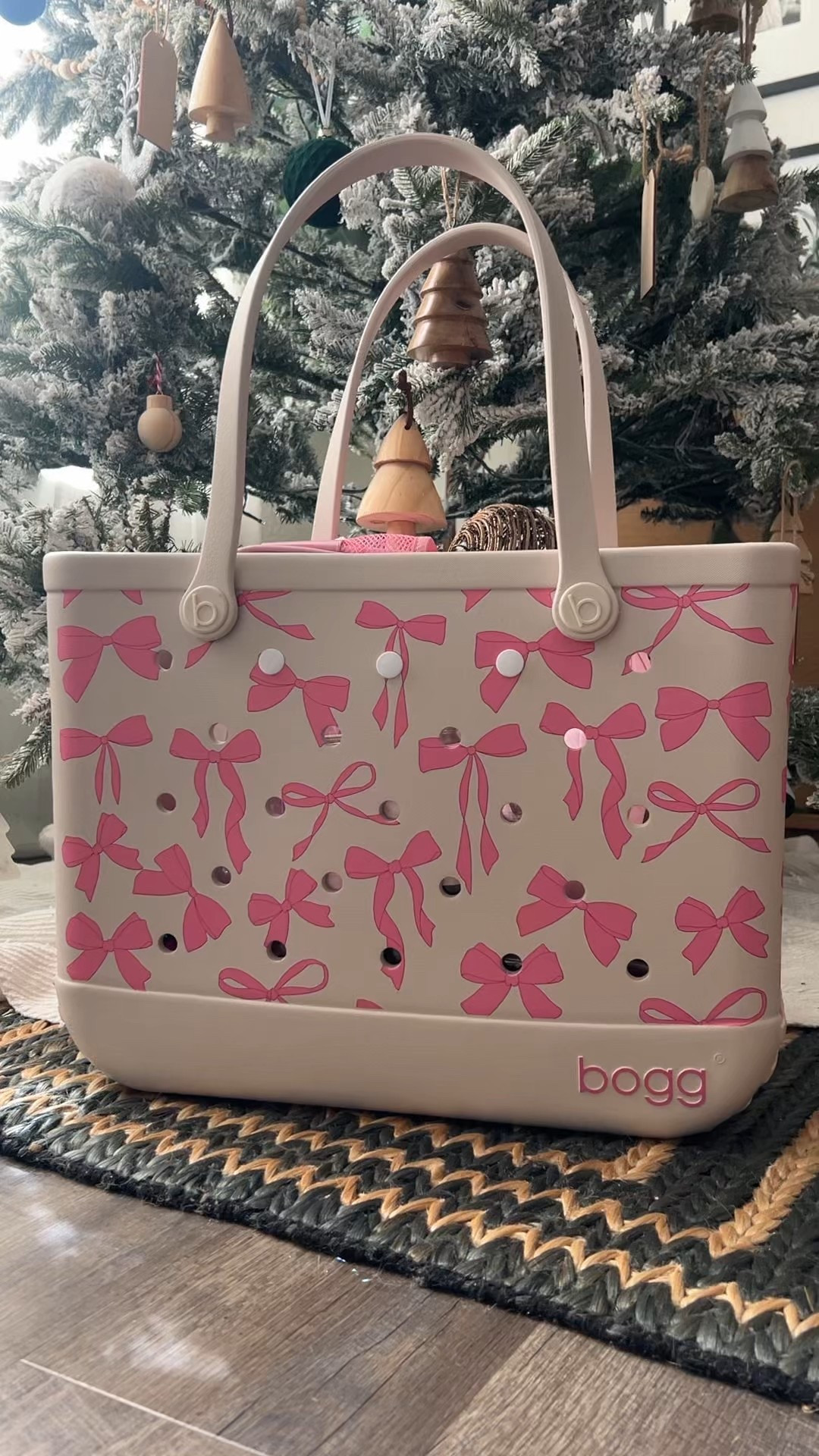 The perfect gift for dance moms is here ✨ How cute is this new @boggbaggs print?!
Now be honest… does Ava B need the matching Bitty Bogg Bag too? Vote in the comments! 💕👜

#LTKgrwm #LTKGiftGuide #LTKmomlife