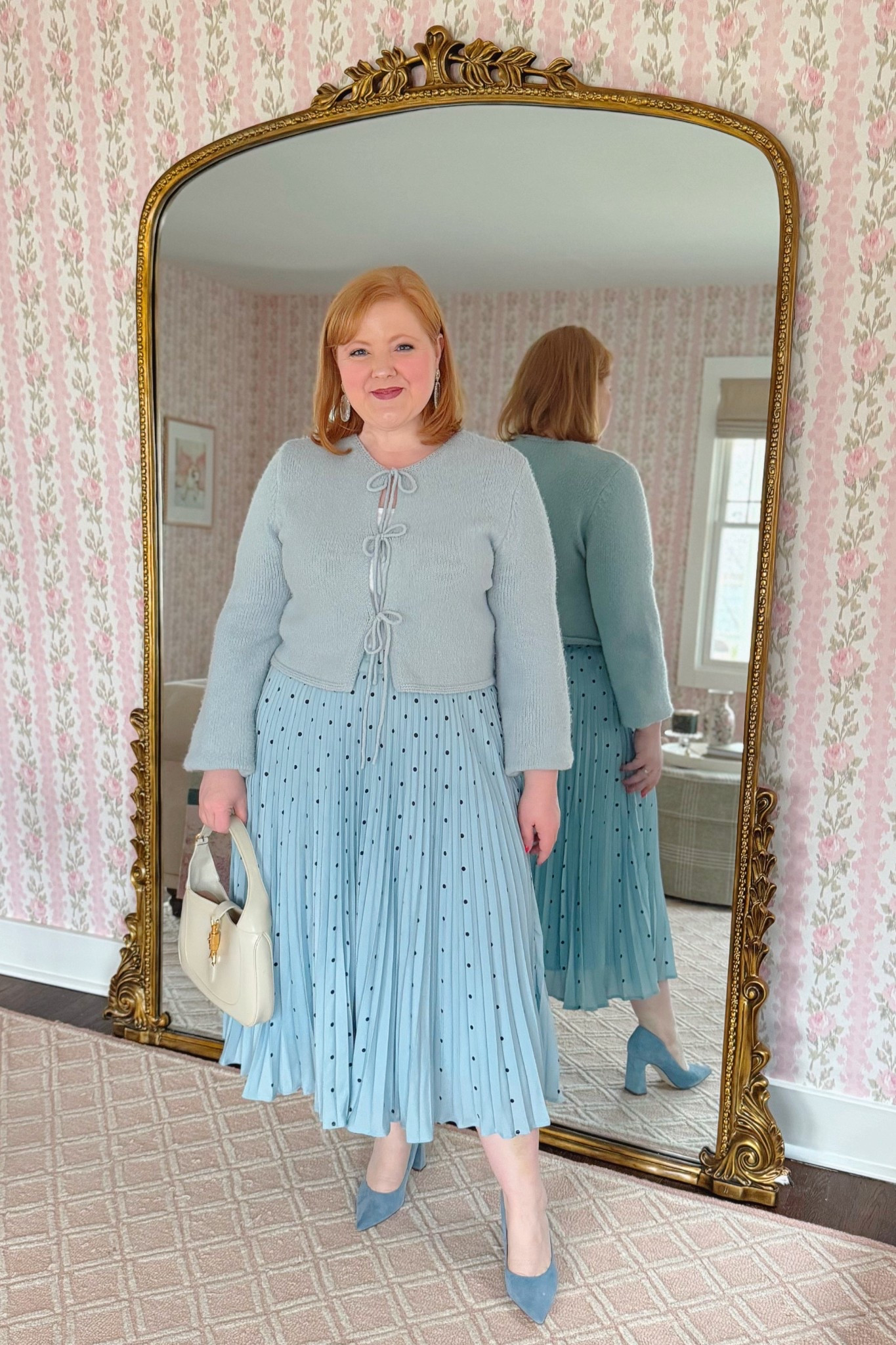 Monochrome Blue Outfit Idea

Nuuly cardigan size XL
Anthropologie skirt size L
Gucci Jackie 1961 Bag
Kendra Scott Earrings

#LTKMidsize #LTKPlusSize #LTKootd