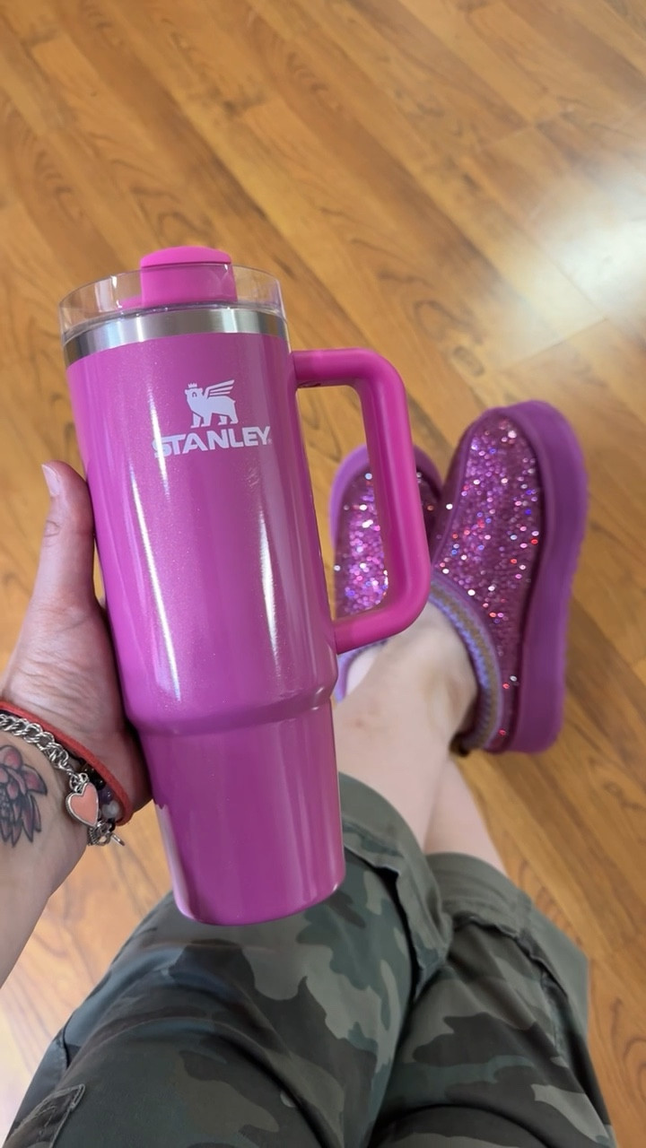 Today we sparkle! Yes I DIY my Uggs  