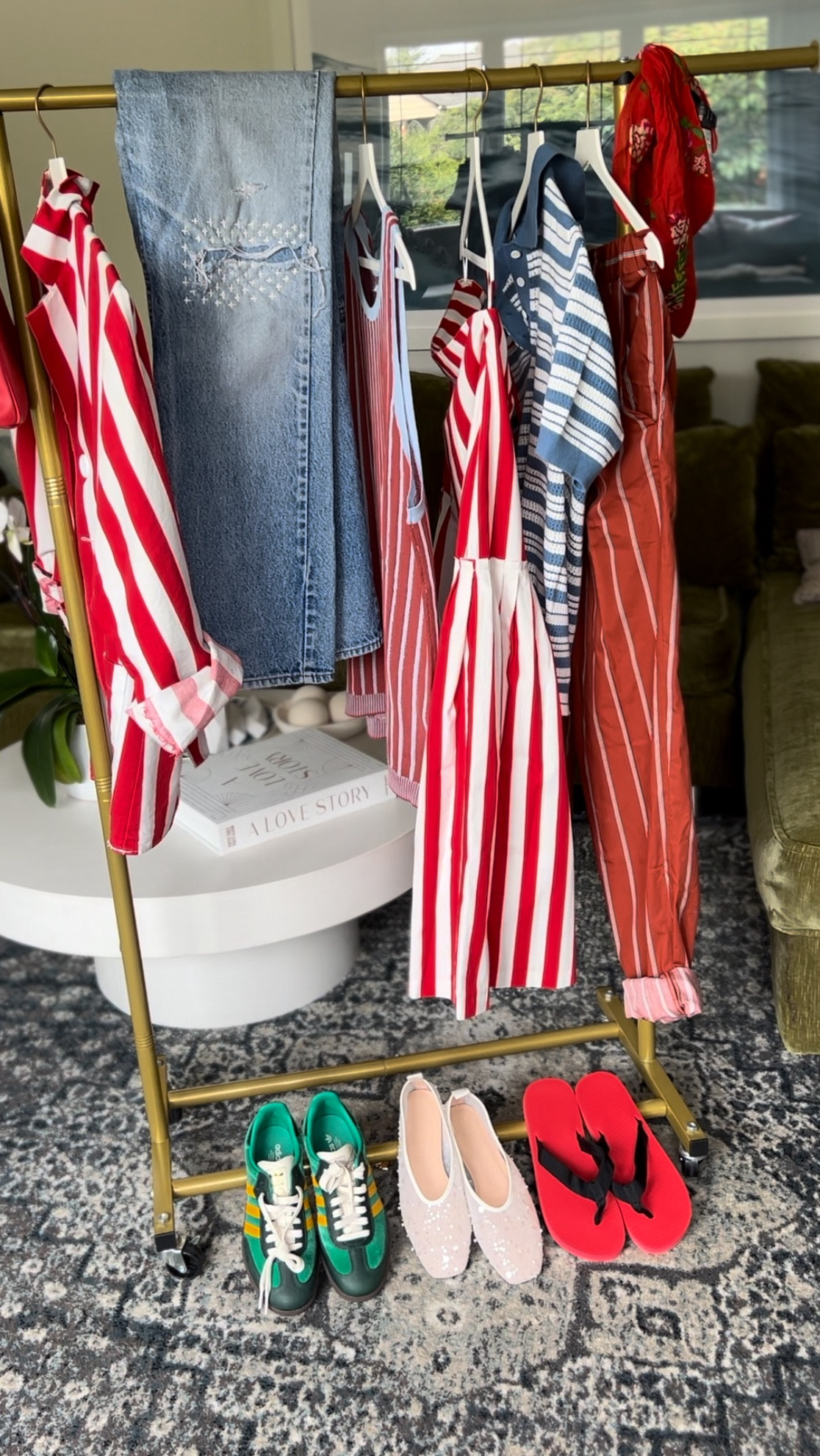 Serving up stripes :)

Jeans are Jean Genie vintage and stripe blazer is vintage (I linked similar)