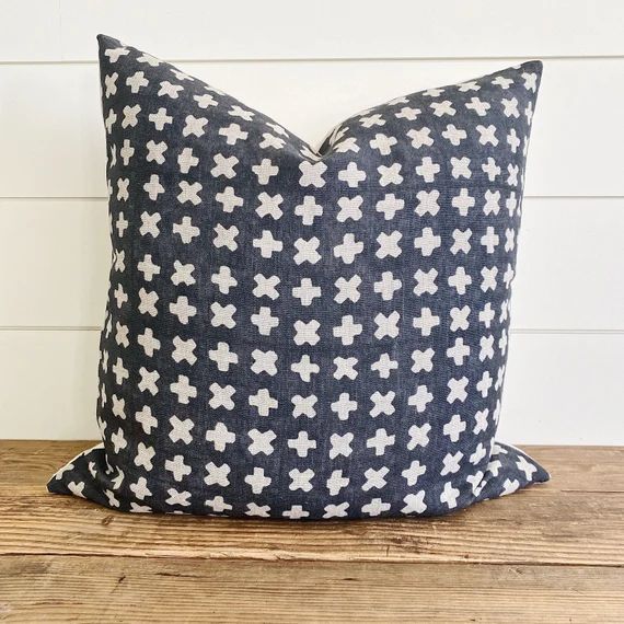 LAINEY || Navy & Ivory Pillow Cover •  Neutral Pillow • Navy and White Pillow • Indigo Pill... | Etsy (US)