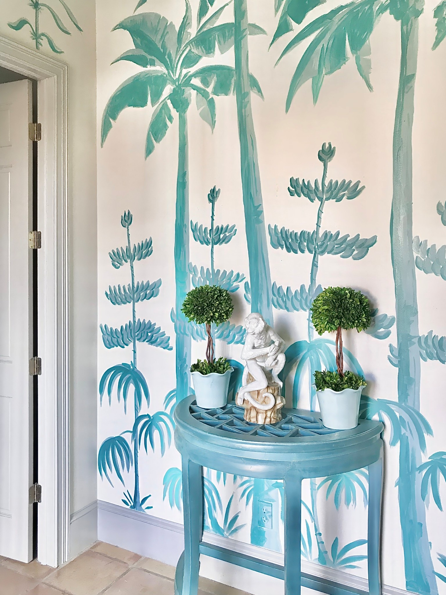 Blue and white wall mural and oversized wall art ideas, wall decor, blue and white decor, home decor ideas, interior design inspiration 

#LTKHome