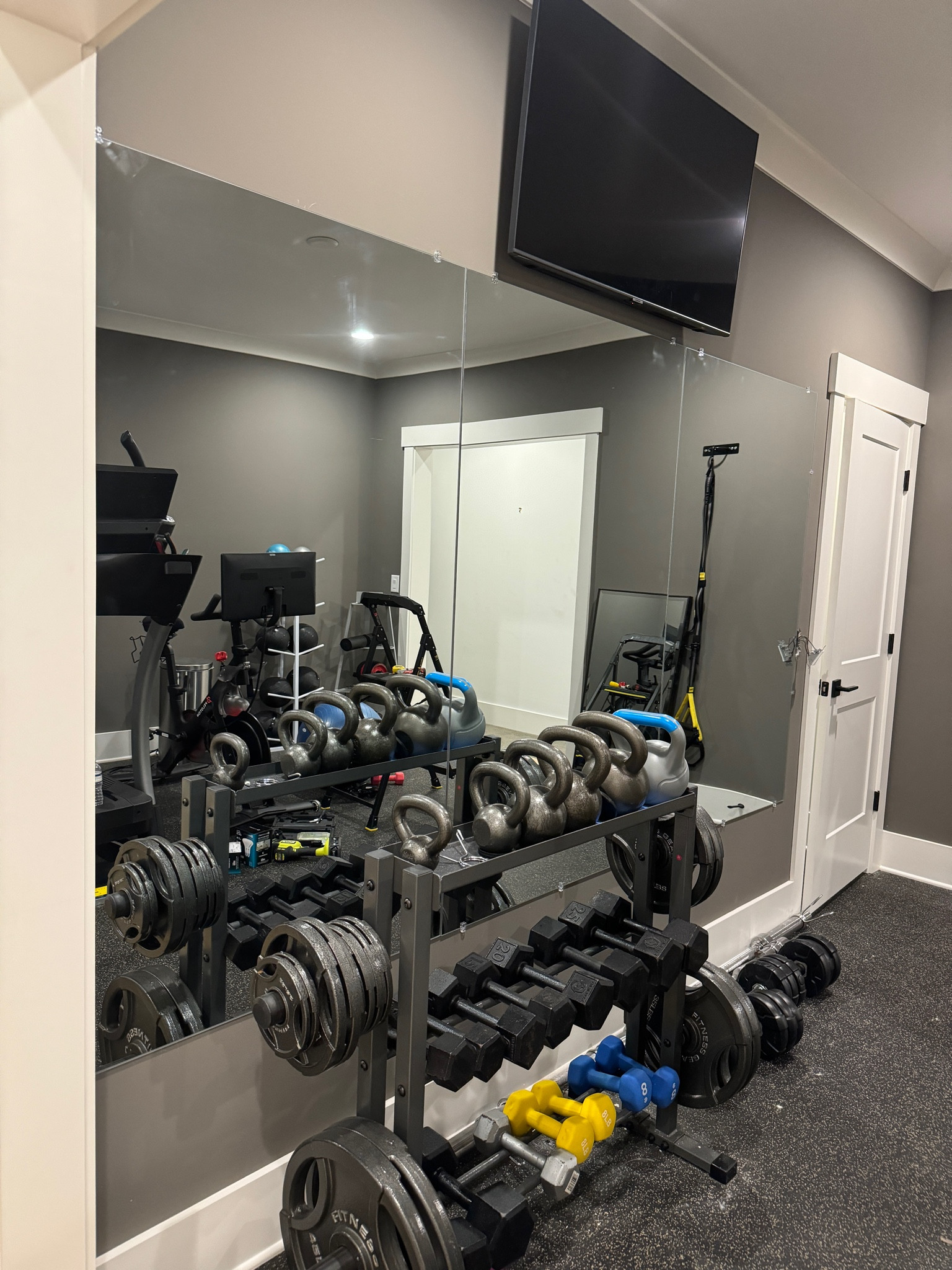 easy DIY gym mirror 