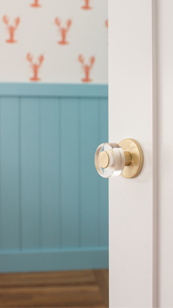 taking a look back at the #mixedusemini in all its glory! this charming two bedroom apartment offers #dwelloctoberstay guests a true Old Town Marblehead experience. situated on the second floor above a jewelry shop, this cozy hideaway was inspired by Marblehead's nautical history, while still retaining all the modern conveniences today's travelers desire. #dwelloctober

#LTKHome