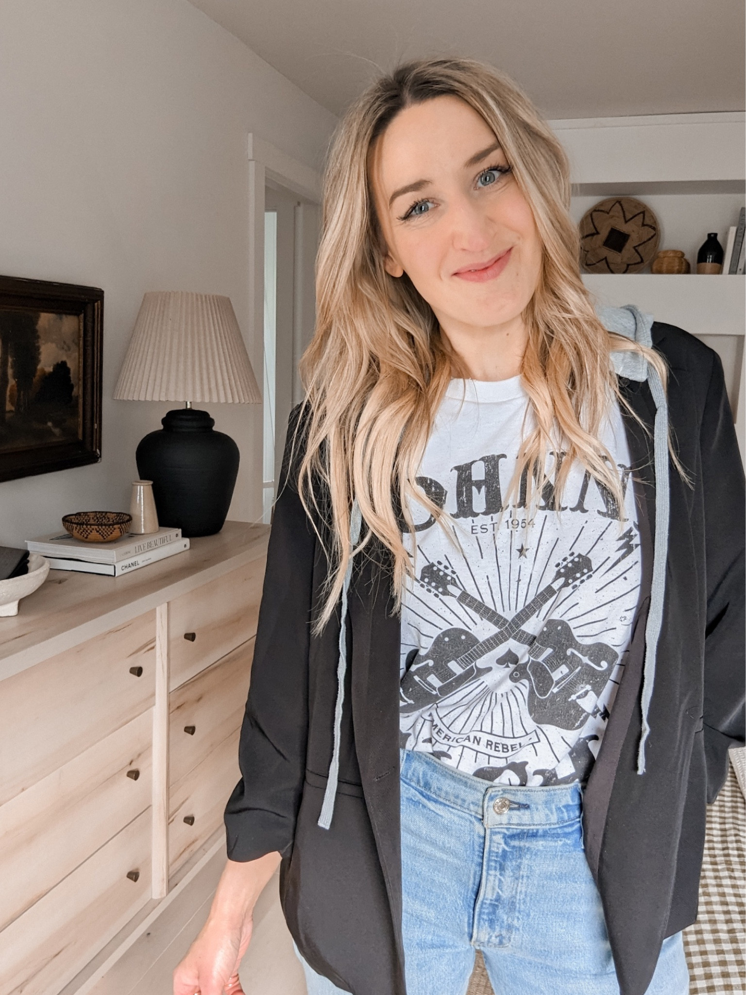 Today’s OOTD is this Johnny Cash t-shirt from Alterd State! Love the casual graphic tee style added in with my Abercrombie jeans! 
My jacket is from Bohme but is sadly sold out, so linking similar!

#LTKfit #LTKunder50 #LTKstyletip