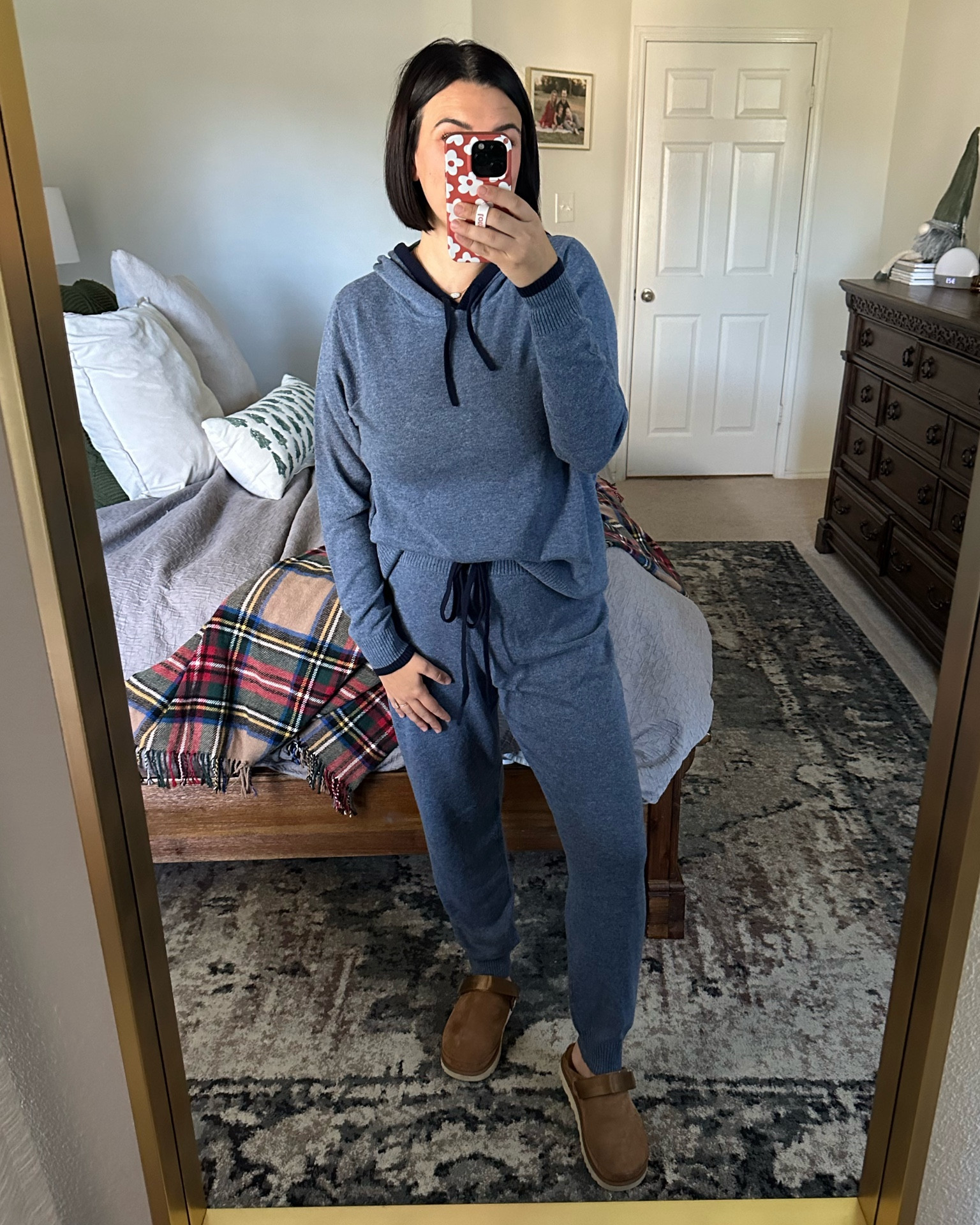 Summersalt discount code: SKYEJS10 gets $10 off 

Pullover: large
Joggers: large

#LTKfindsunder100 #LTKsalealert