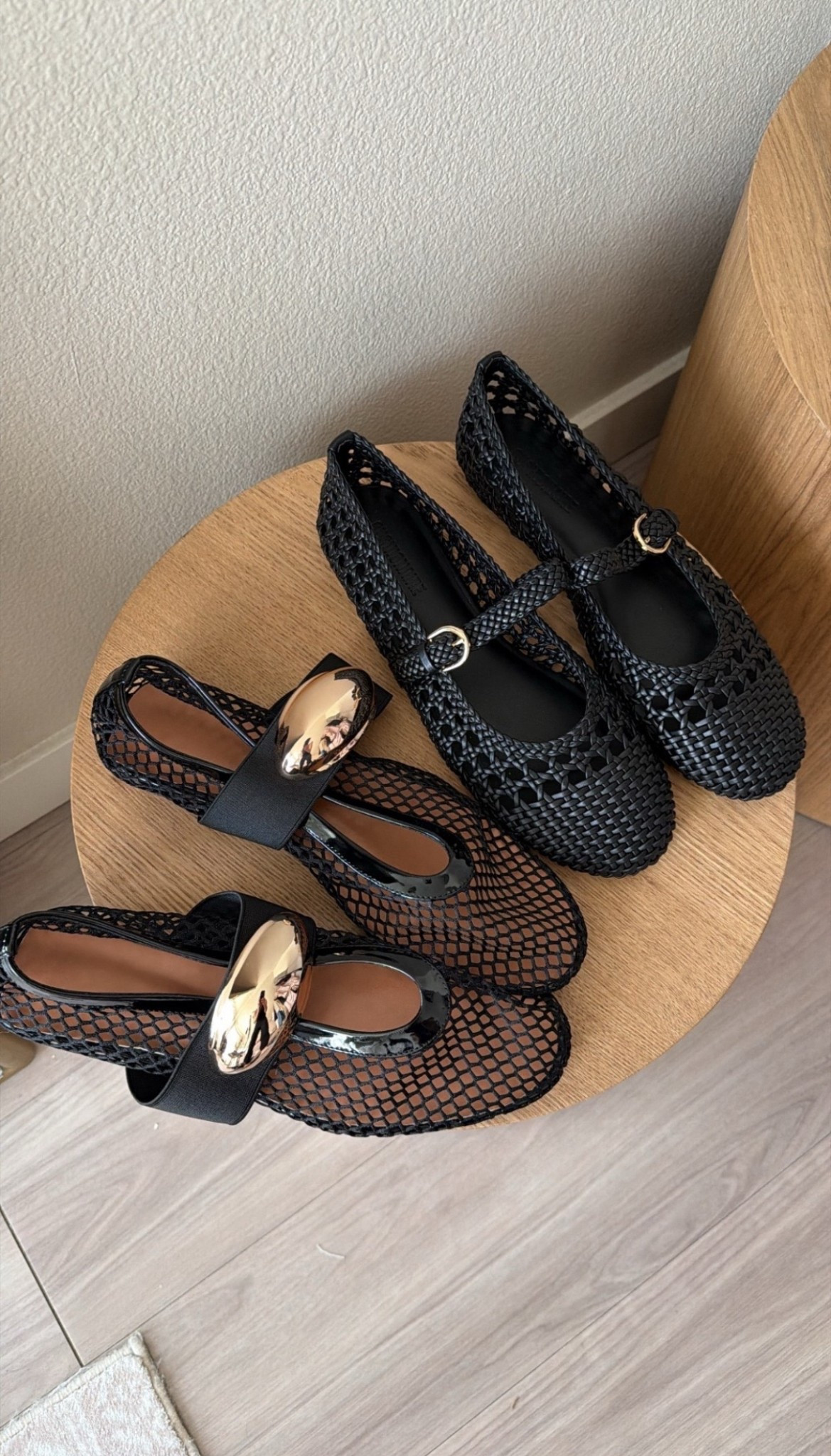 mesh ballet flats.  black flats.  workwear shoes. spring shoe a