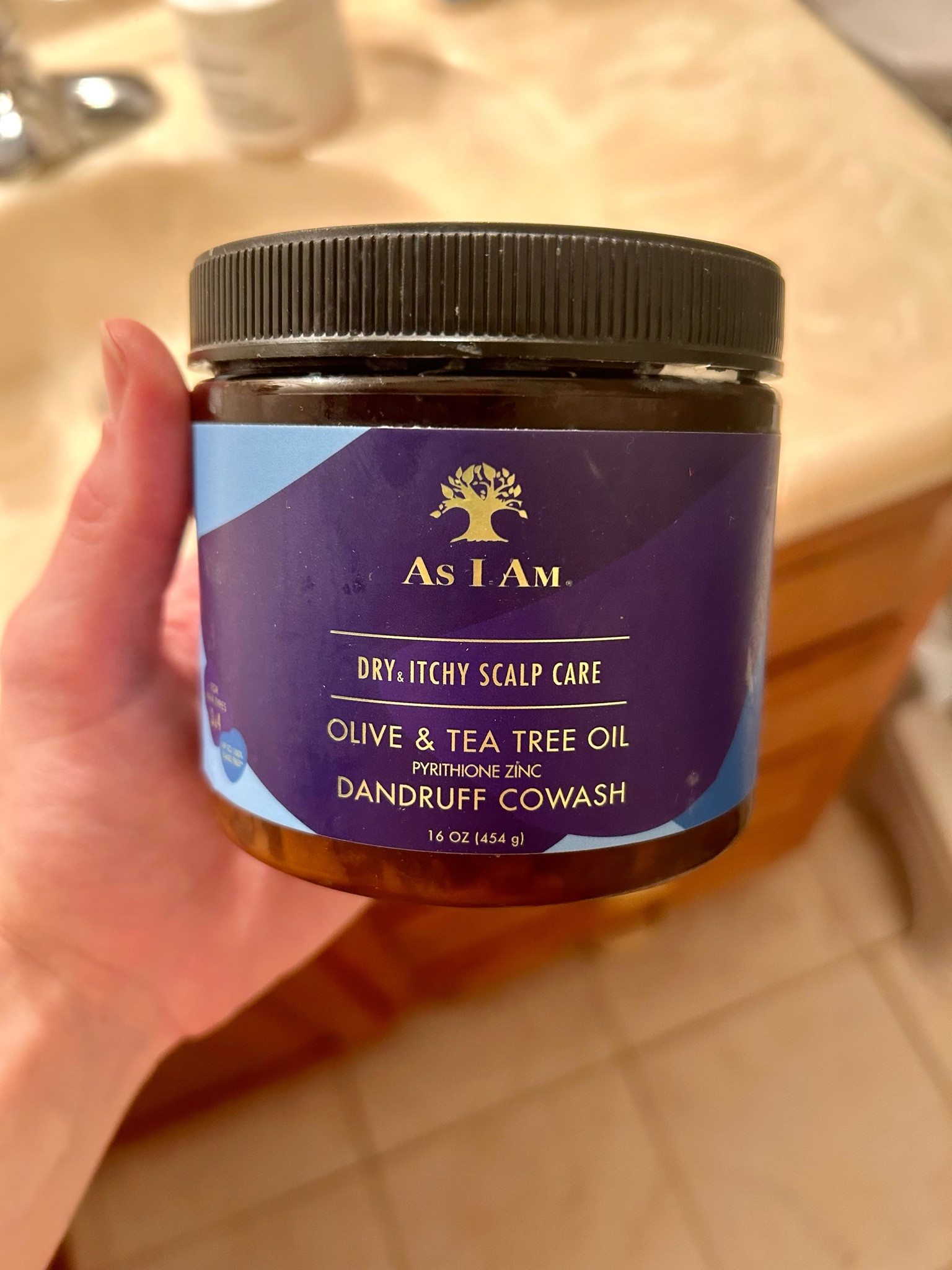 This cowash is 👌🏼🤌🏼 Cooling on the scalp and keeps a dry itchy scalp at bay!


#LTKActive #LTKBeauty