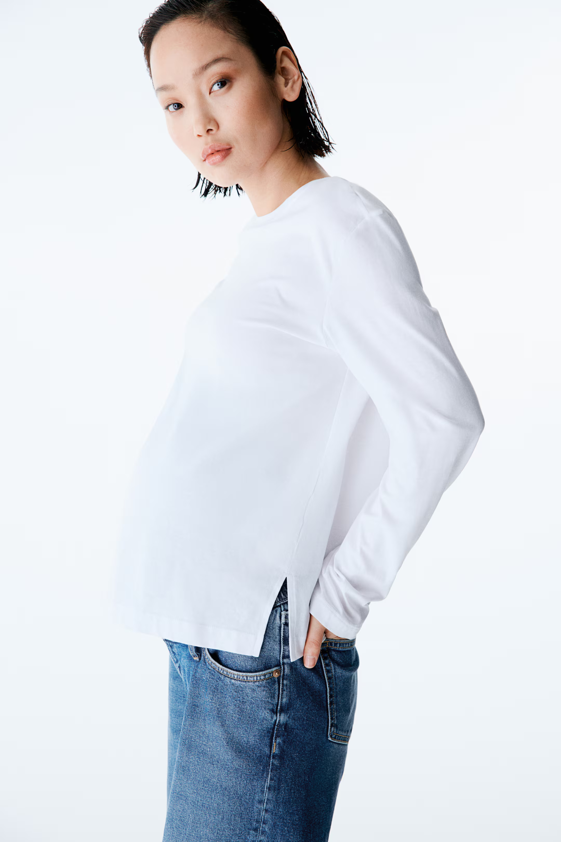 MAMA Before & After Straight Low Ankle Jeans - White - Ladies | H&M US | H&M (US + CA)