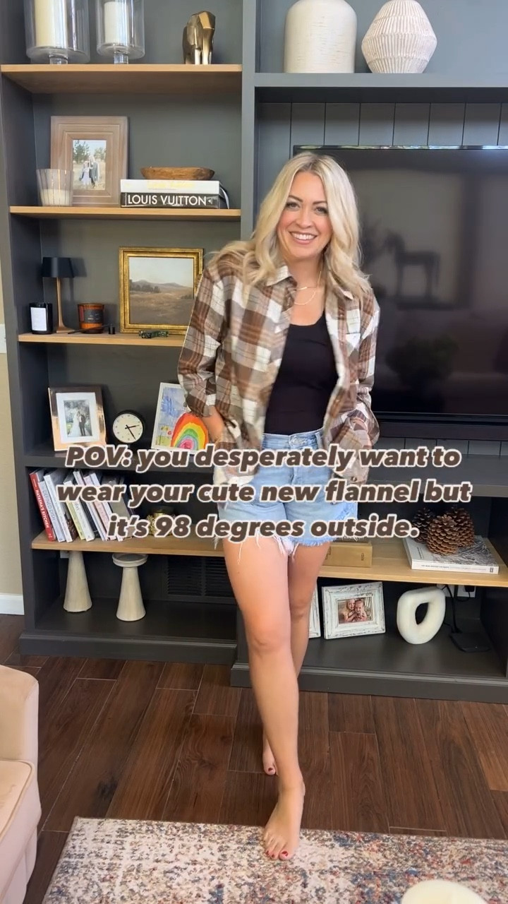 Flannels and jean shorts go together right?? Hey FALL, anytime you wanna show up, we are here for it! 🍁🍂