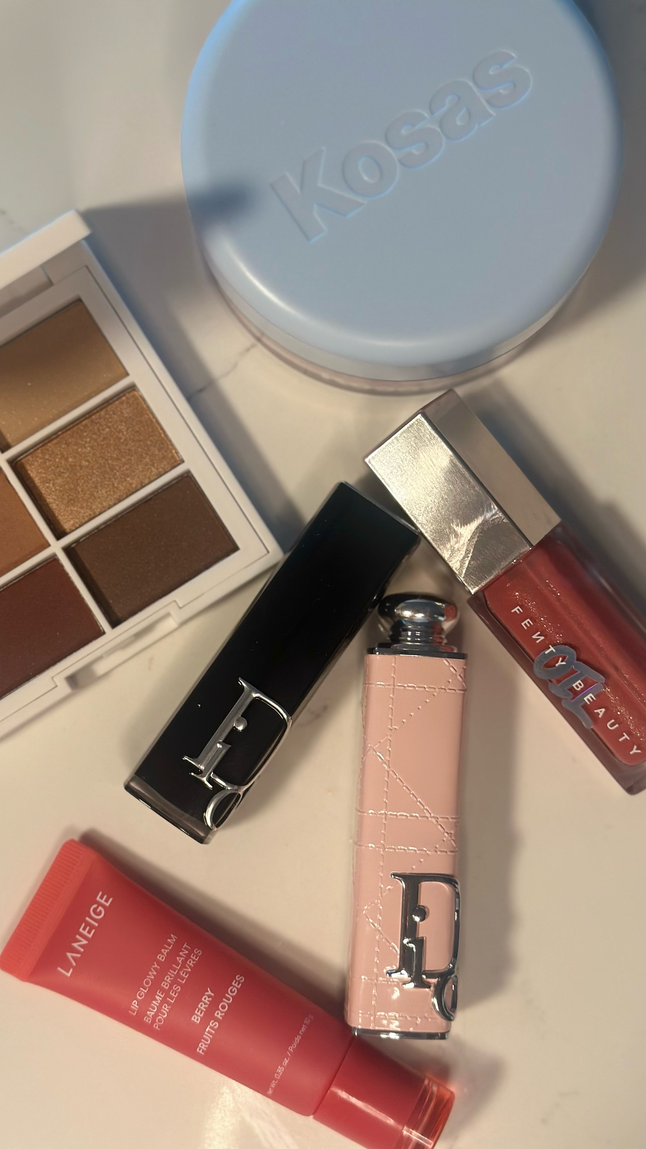 Gradually replacing all my makeup with ‘clean makeup’. My skin is getting so sensitive as I get older 😢
Kosas translucent talc free powder, Ilia the necessary eyeshadow palette, gently gloss bomb oil lip gloss, Laneige hydration balm, Dior addict shine lipstick 
#makeupover40 #matureskinmakeup 


#LTKOver40 #LTKFindsUnder50 #LTKBeauty