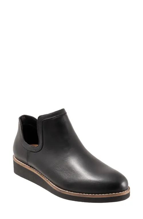 SoftWalk® Woodbury Leather Bootie in Black at Nordstrom, Size 7 | Nordstrom