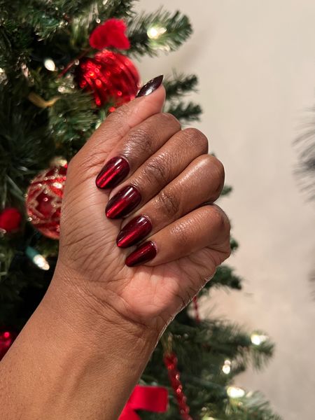 Festive press on nails 

#LTKbeauty #LTKSeasonal