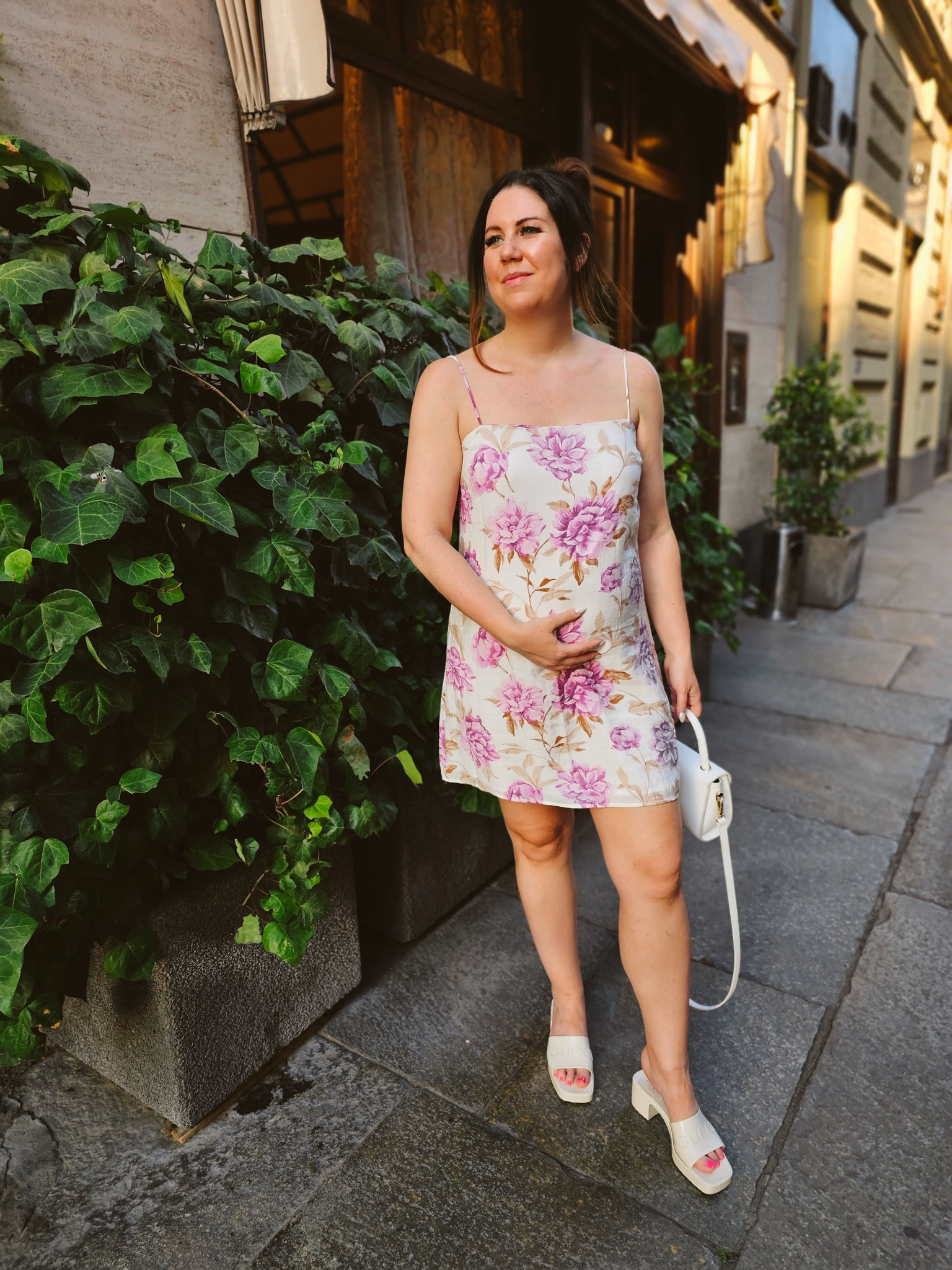 Bump friendly mini dress, floral dress, summer dress, white slide sandals

#LTKSeasonal #LTKbump #LTKstyletip