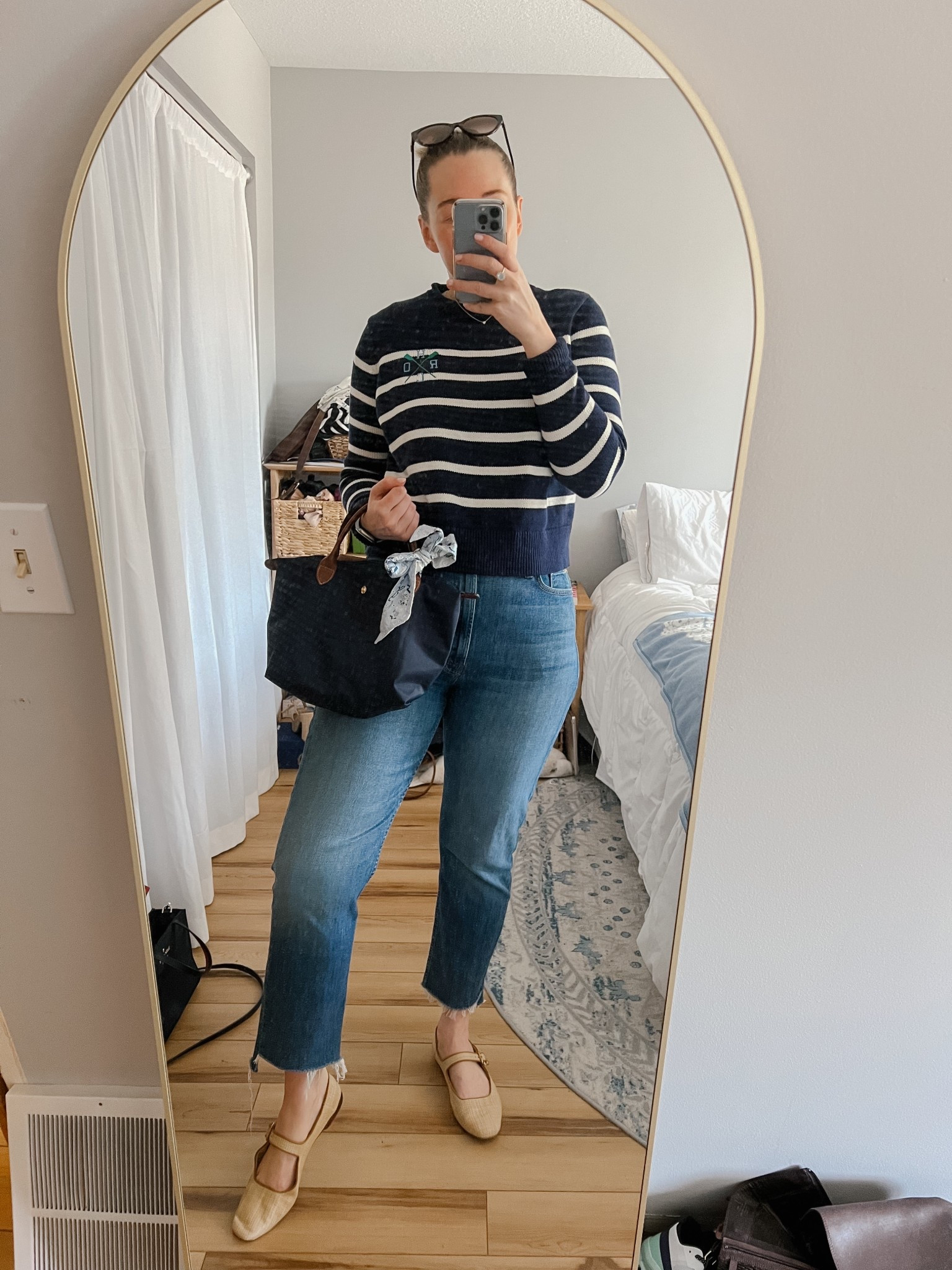 Basic but cute spring fit reporting for duty 🫡

#LTKSaleAlert #LTKSeasonal #LTKFindsUnder100