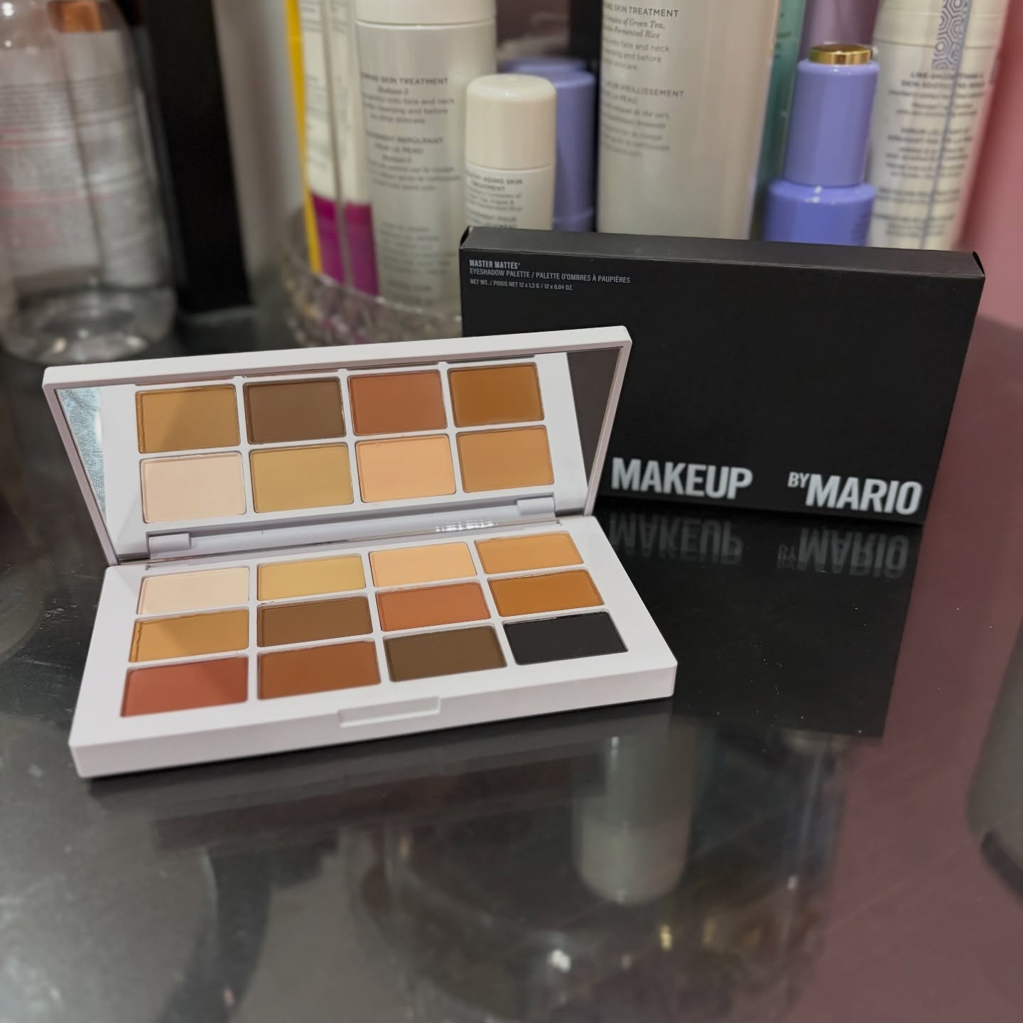 ⭐️PRODUCT REVIEW⭐️

This product was gifted to me by @makeupbymario and @skeepers_us in exchange for my honest review.

The Makeup by Mario Master Mattes eyeshadow palette is a dream for the neutral lover. This palette is jam packed with 12 beautiful neutral shades to create a variety of looks. The formula is light and creamy with little to no fallout. The shades blend easily making this a great palette for everyone - beginners to makeup experts. Also, the black eyeshadow in this palette is the blackest eyeshadow I have ever used and works great for lining eyes! Neutrals are my favorite and the shades in this palette are so easy to work with that this will now easily be one of my most reached for palettes!

#makeupbymario #skeepers #eyeshadowpalette #productreview #ugc