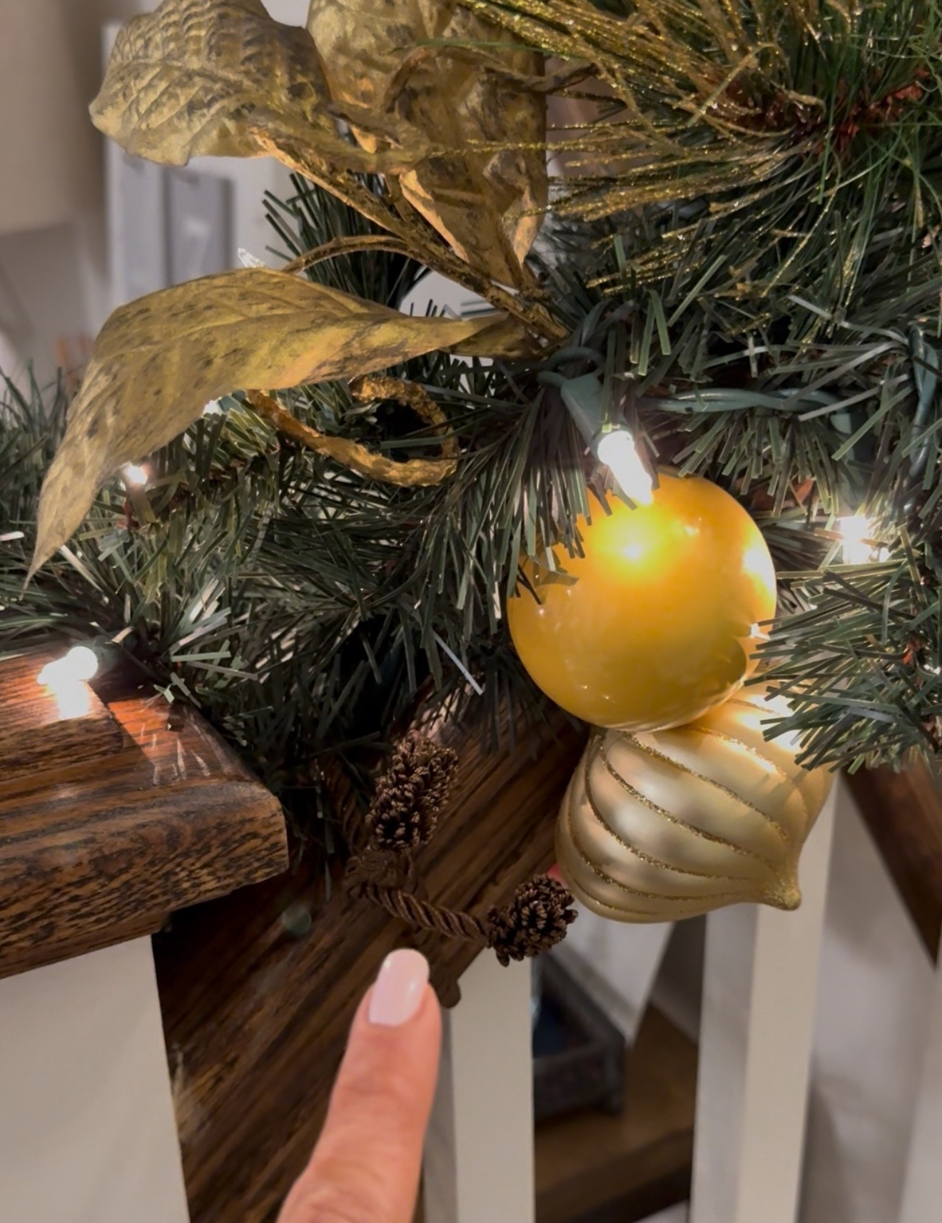 Twist ties for your garland. Such a smart idea!!!!

#LTKSeasonal #LTKHome #LTKHoliday