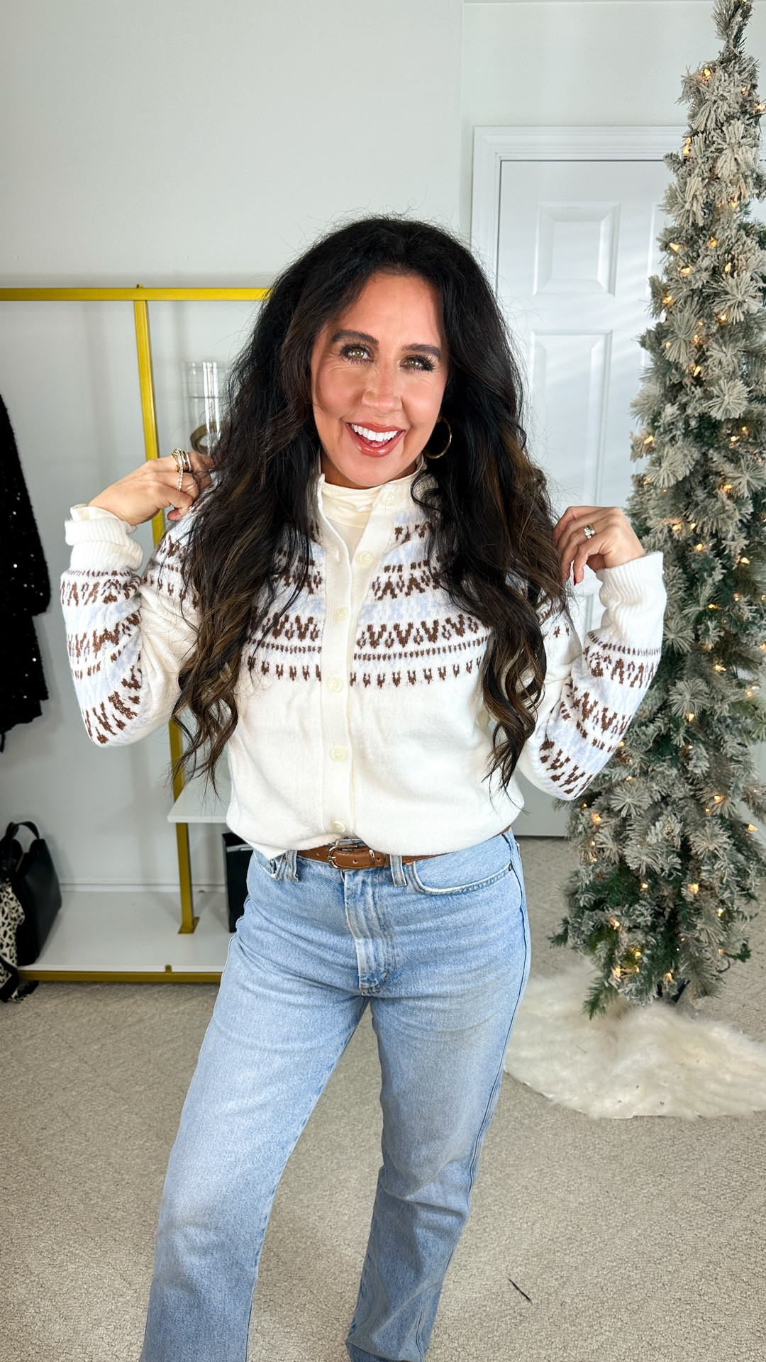 Casual winter style with Cato
Fair aisle sweater/ cardigan
Light jeans
