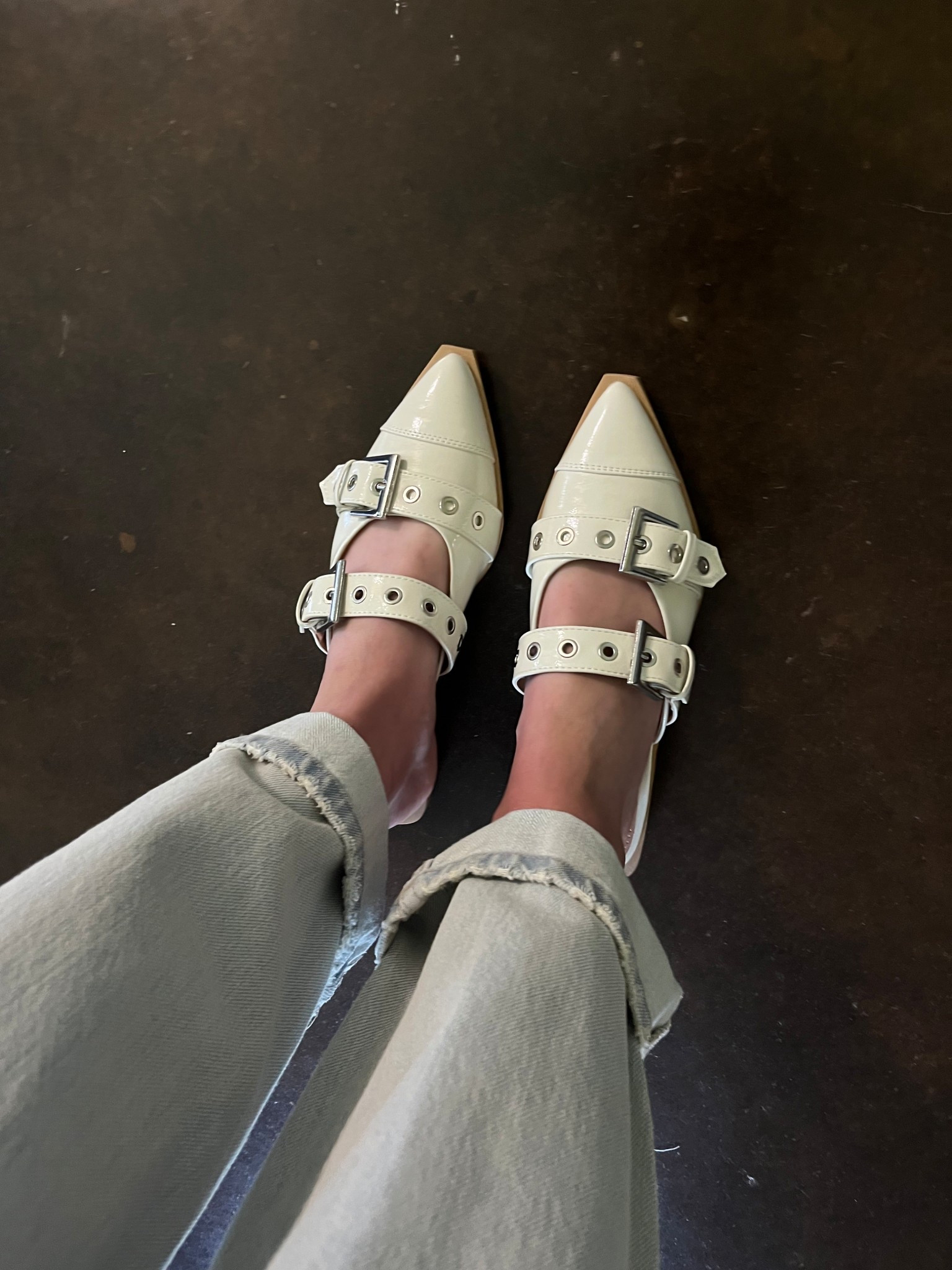 Buckle loafers🤍