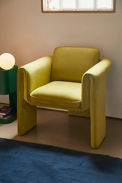 Floria Velvet Chair | Urban Outfitters (US and RoW)