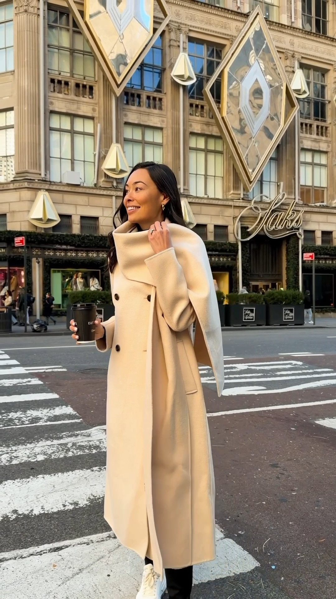 What I wore into NYC to do some holiday shopping and see the @saks light show and holiday windows! Festive outfit, winter outfit, holiday fashion, Christmas, gift guide. #saks
#sakspartner

#LTKdayinmylife #LTKHoliday #LTKootd