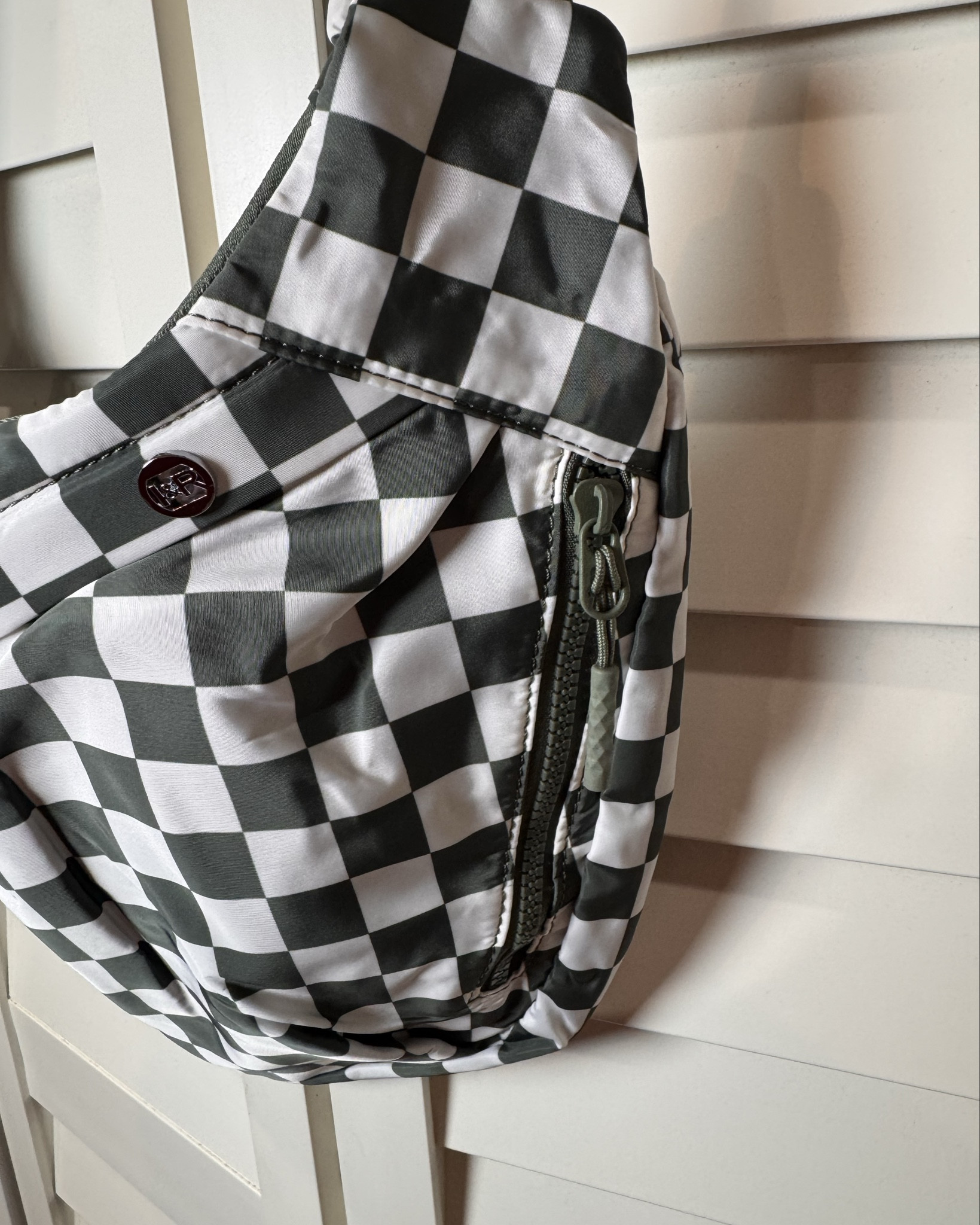 Checkered bags are still very in 💁‍♀️🖤
Timeless pattern, effortless style, and they go with literally everything. Whether you’re dressing up or keeping it casual, a checkered bag always adds that trendy-but-classic touch. #LTKaccessories #LTKfashion #LTKfinds #LTKunder100 #checkeredbag #checkeredstyle #patternedbag #everydaybag #trendingaccessories #classicstyle #fashionmusthave 

#LTKGiftGuide #LTKHoliday #LTKootd