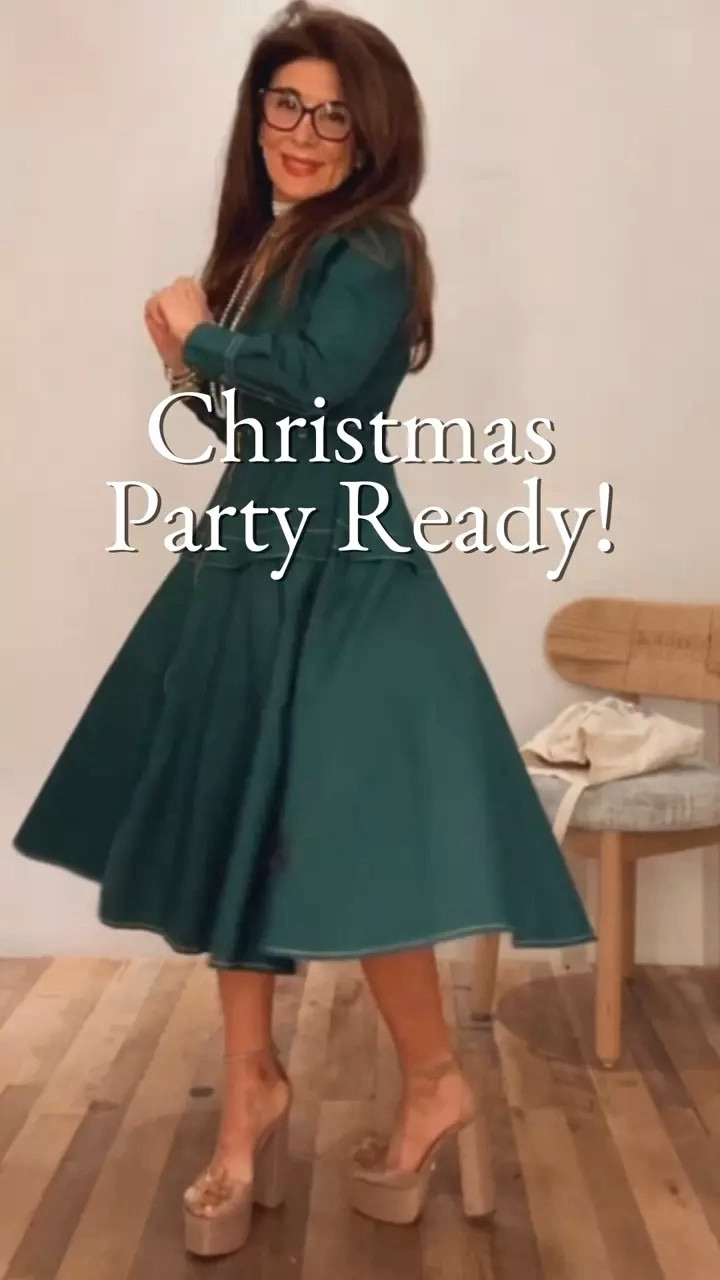 October’s not over, but it’s never too early to get festive! This gorgeous green belted midi from @Anthropologie is everything your holiday wardrobe needs to make an entrance. Perfectly tailored to keep you polished and comfortable all night long—whether it’s a work party or friends gathering, this dress has you covered! 

Ready to sparkle this season?  Comment below if you’re planning your holiday look early!


#LTKU #LTKWorkwear #LTKParties